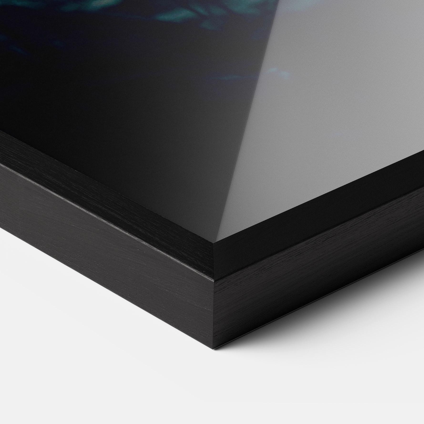 Gerahmte Poster Angry Wolf In The Forest mockup 3