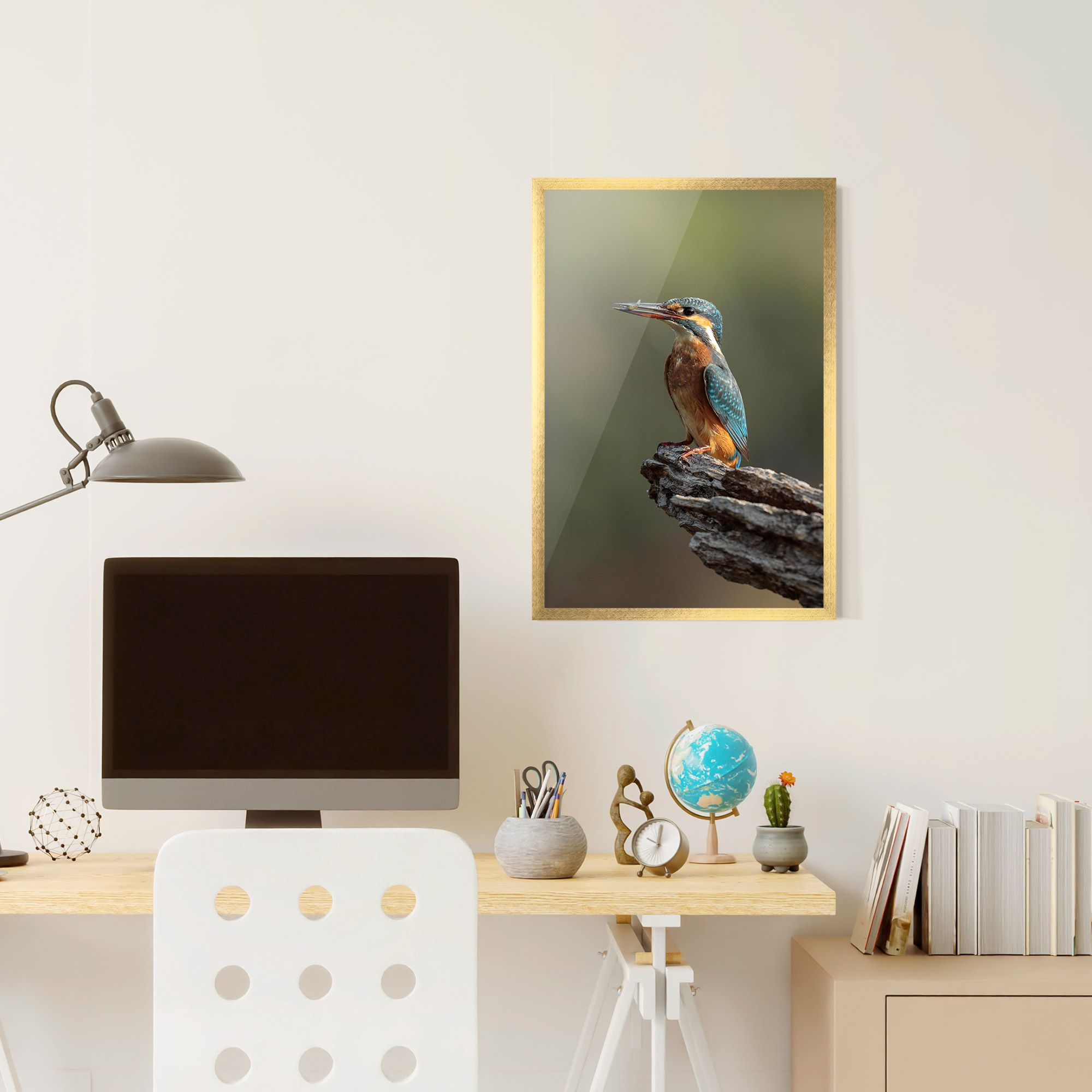 Female Kingfisher mockup 6