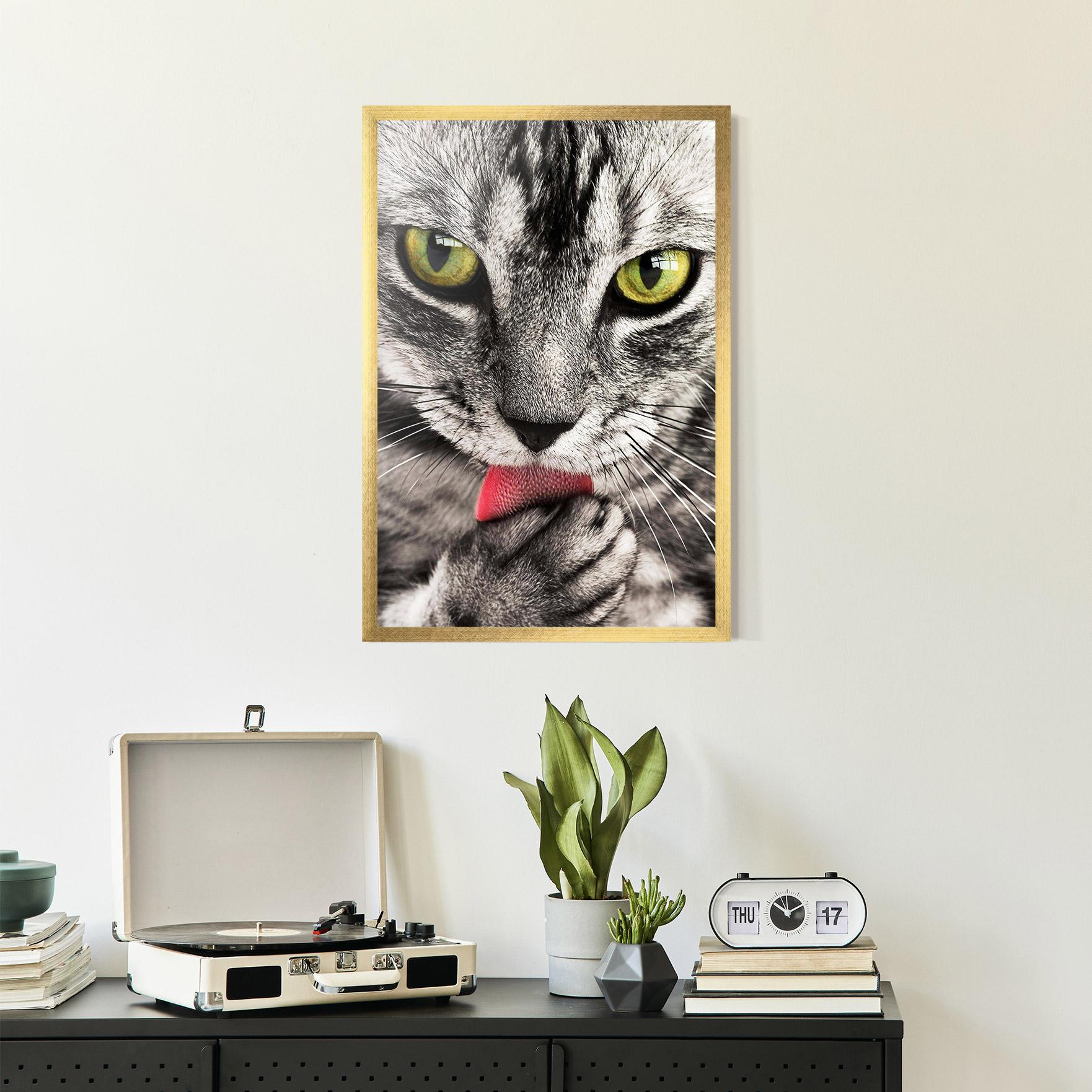 Gerahmte Poster Green Eyes Close Up Cat mockup 2