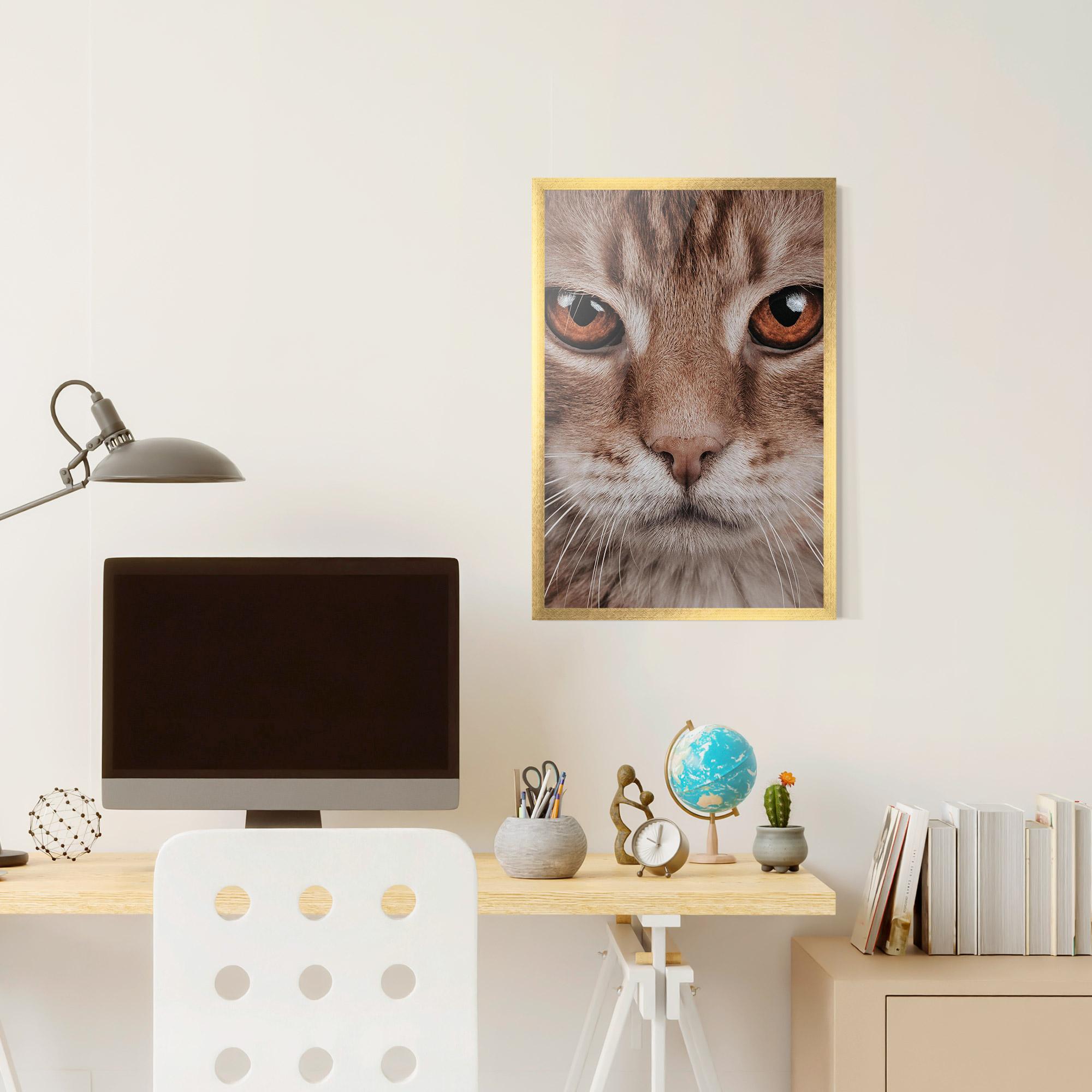 Gerahmte Poster Fire Eyes Cat mockup 6