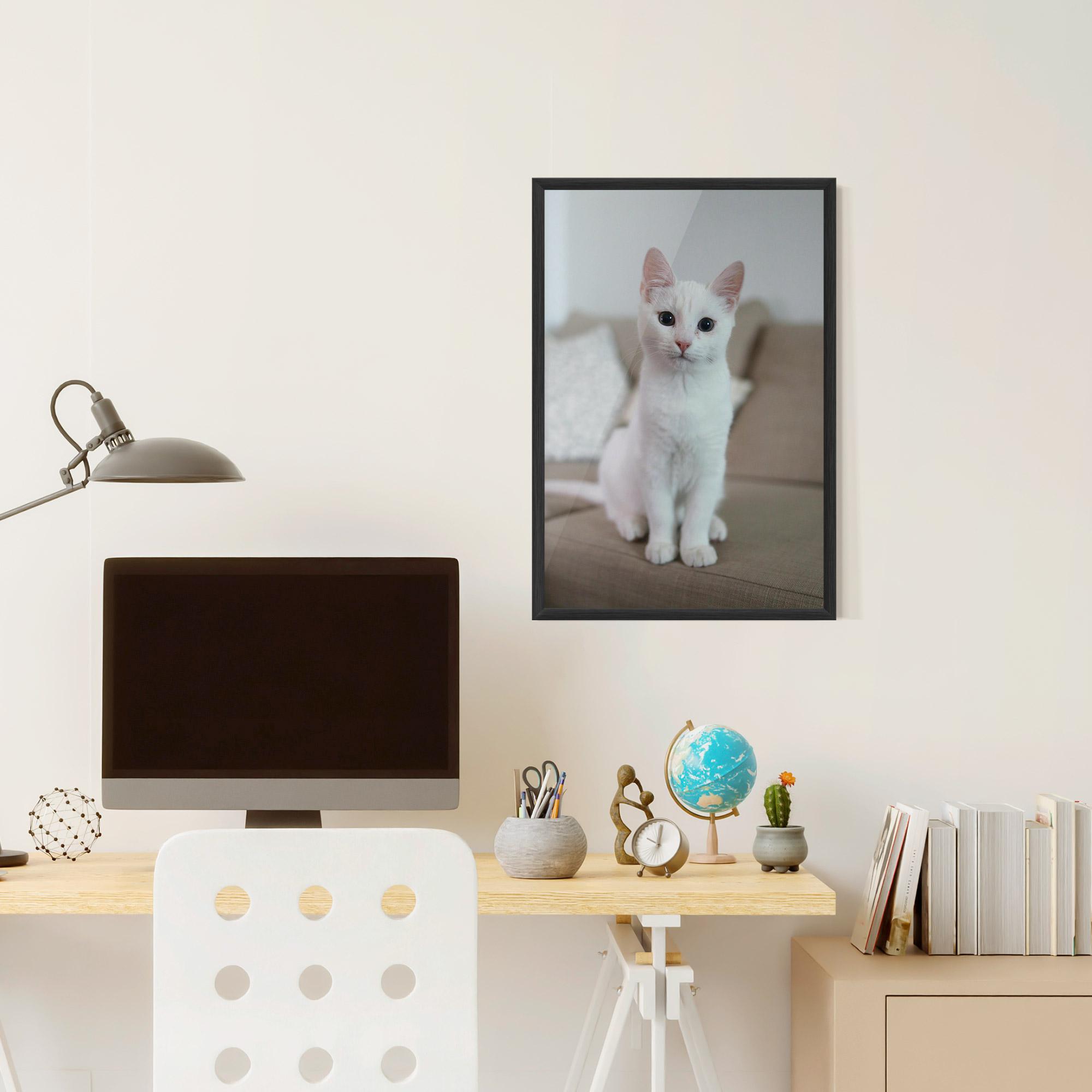 Gerahmte Poster Beautiful White Cat mockup 6