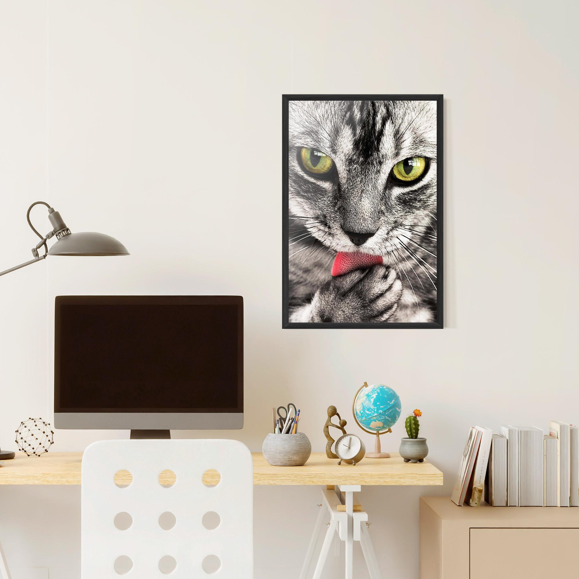 Gerahmte Poster Green Eyes Close Up Cat mockup 6