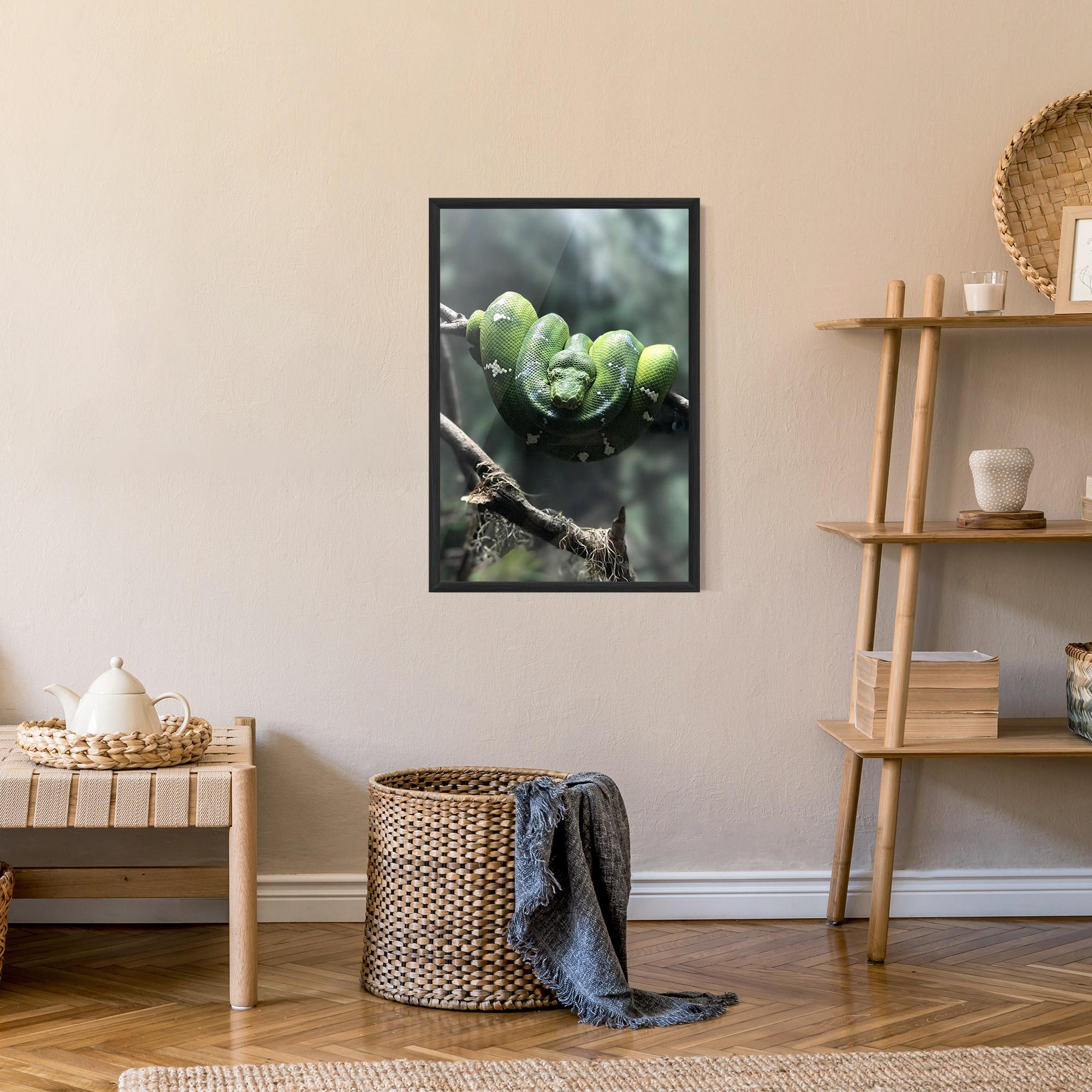 Gerahmte Poster Sleepy Snake mockup 9