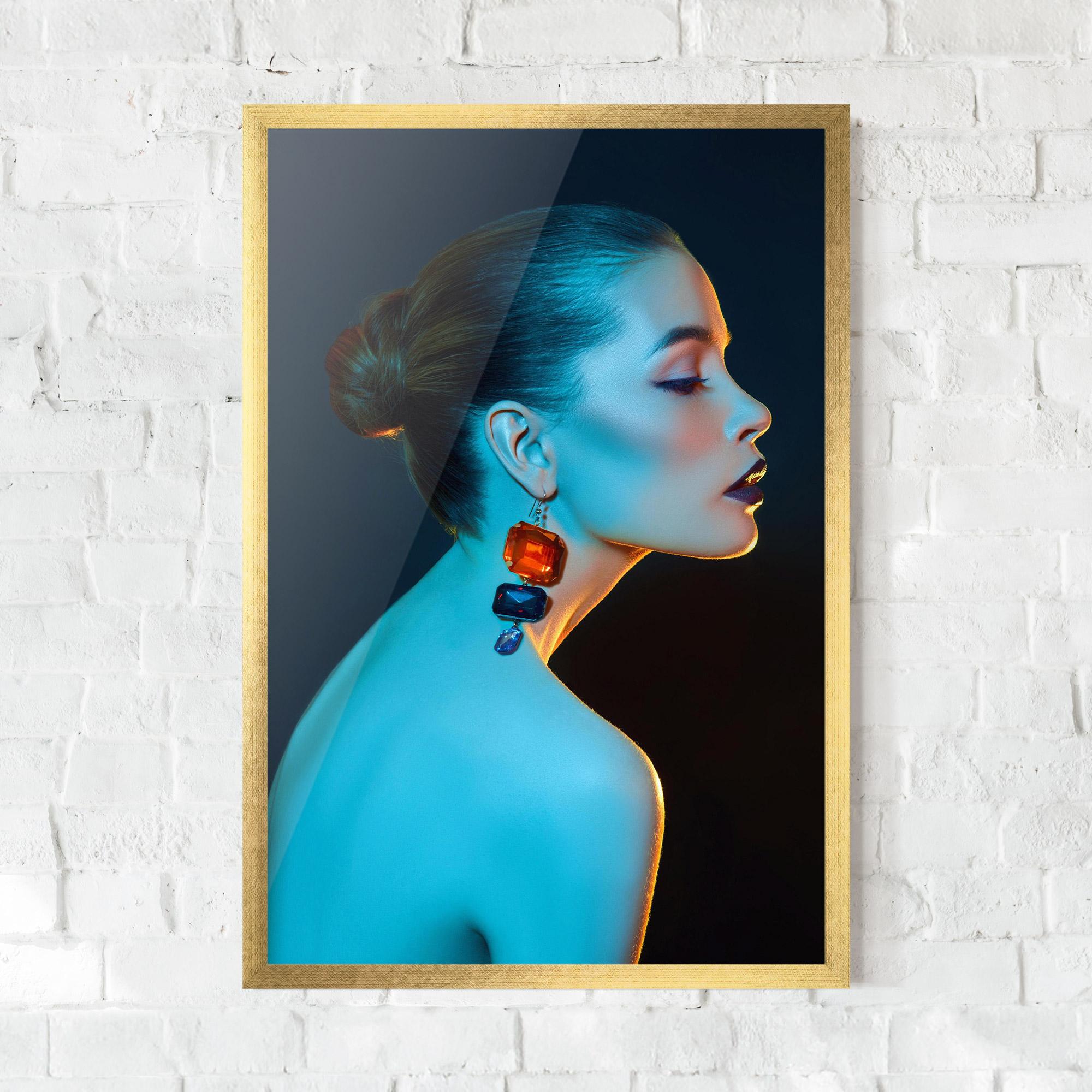 Gerahmte Poster Blue Light Earring mockup 0
