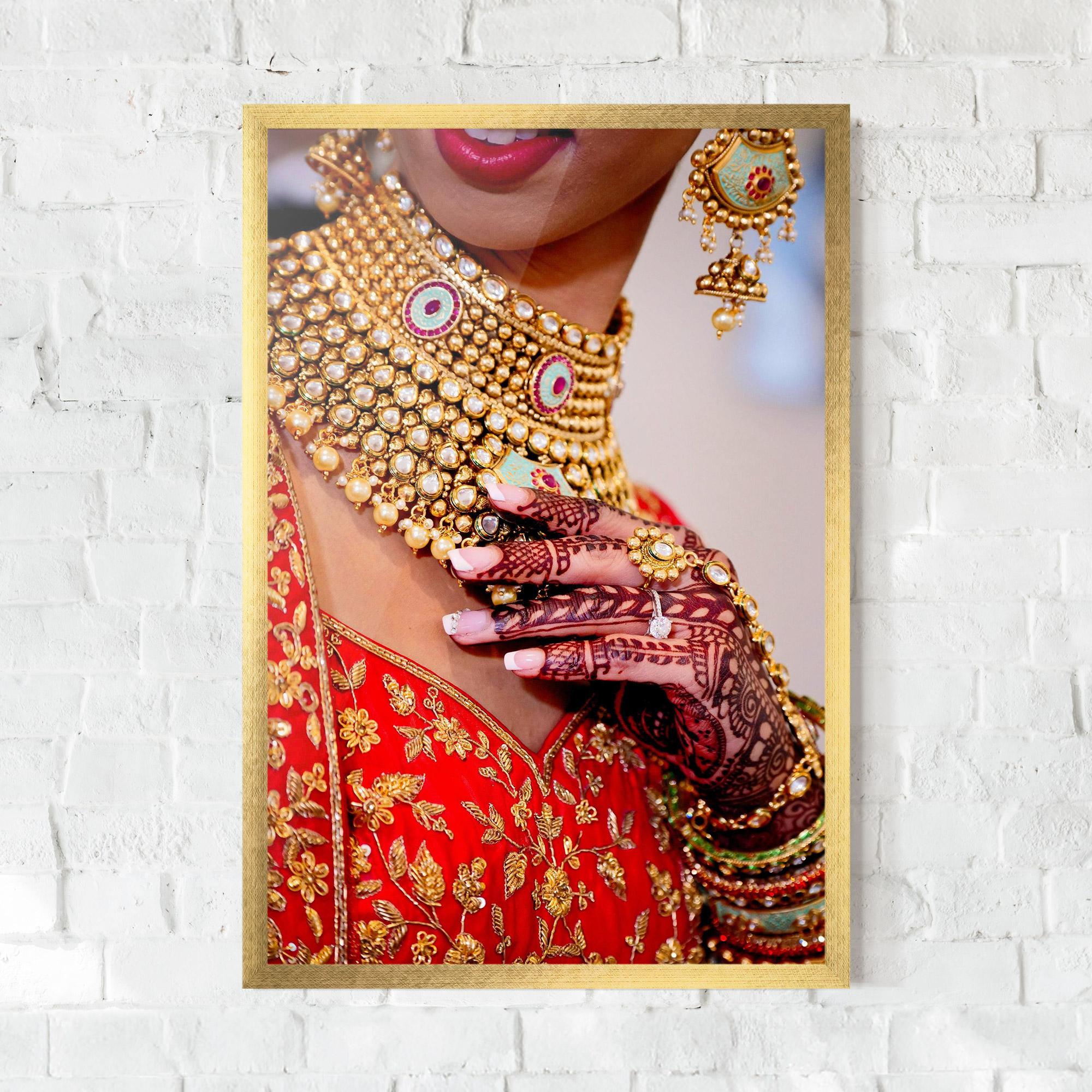 Gerahmte Poster Gold Beautiful Jewelry mockup 0