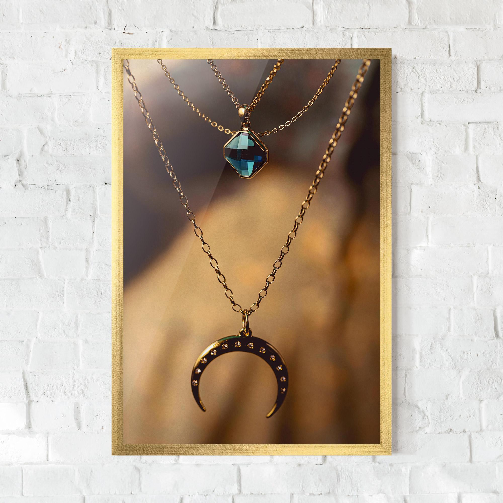 Gerahmte Poster Moon Blue Necklace mockup 0