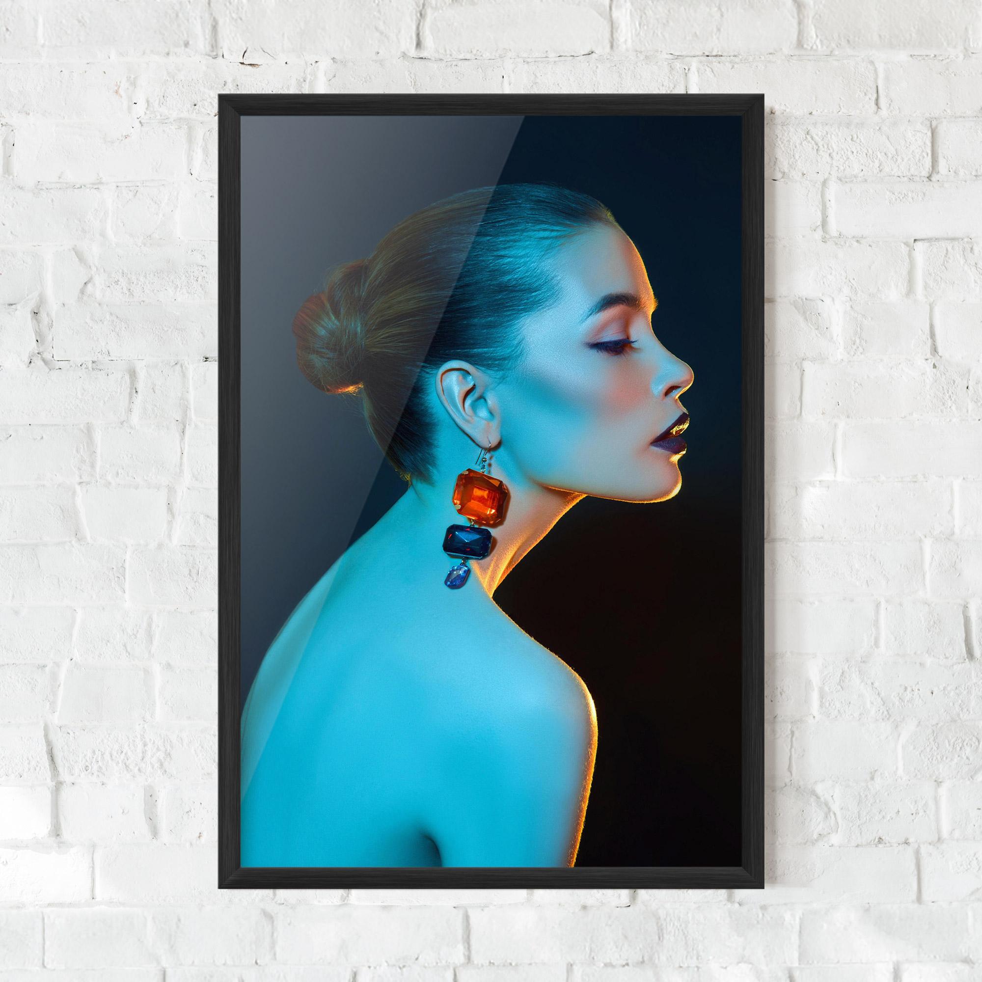 Gerahmte Poster Blue Light Earring mockup 0