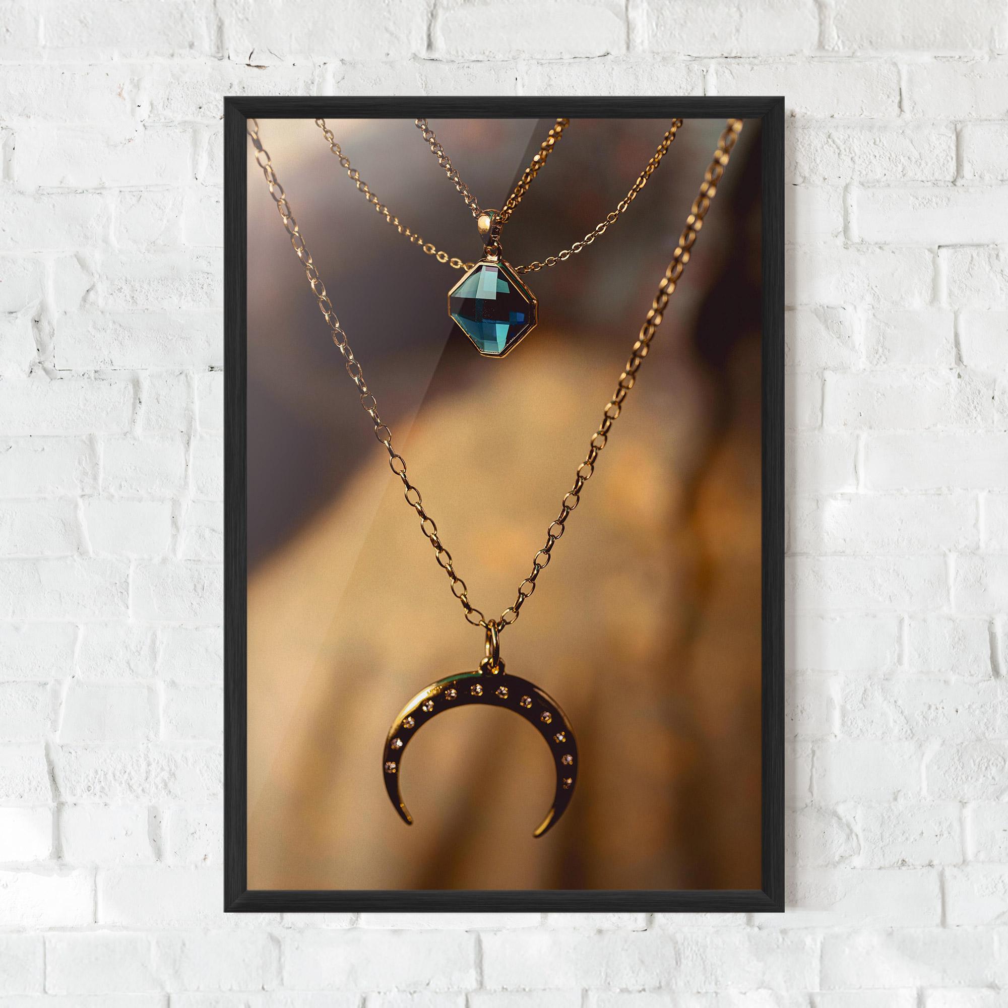 Gerahmte Poster Moon Blue Necklace mockup 0