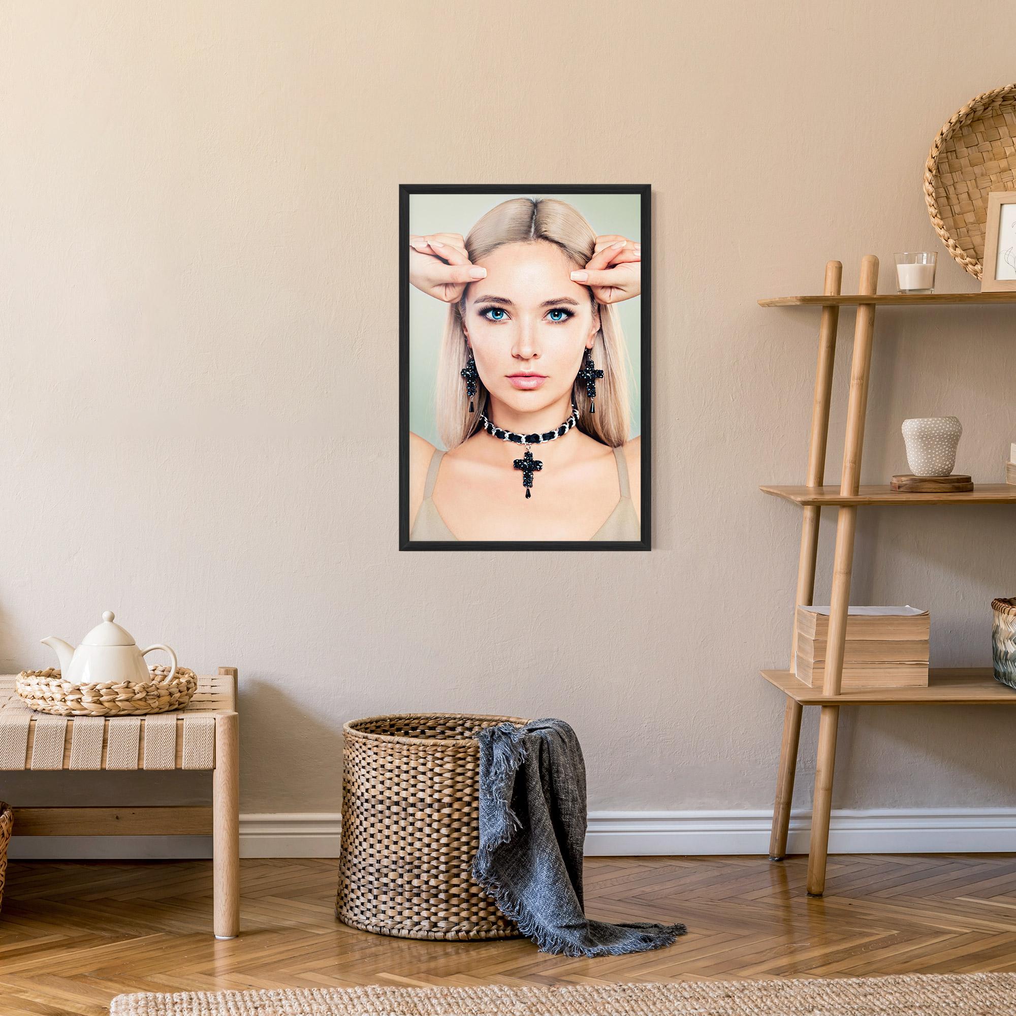 Gerahmte Poster Matchy Earrings Necklaces mockup 9