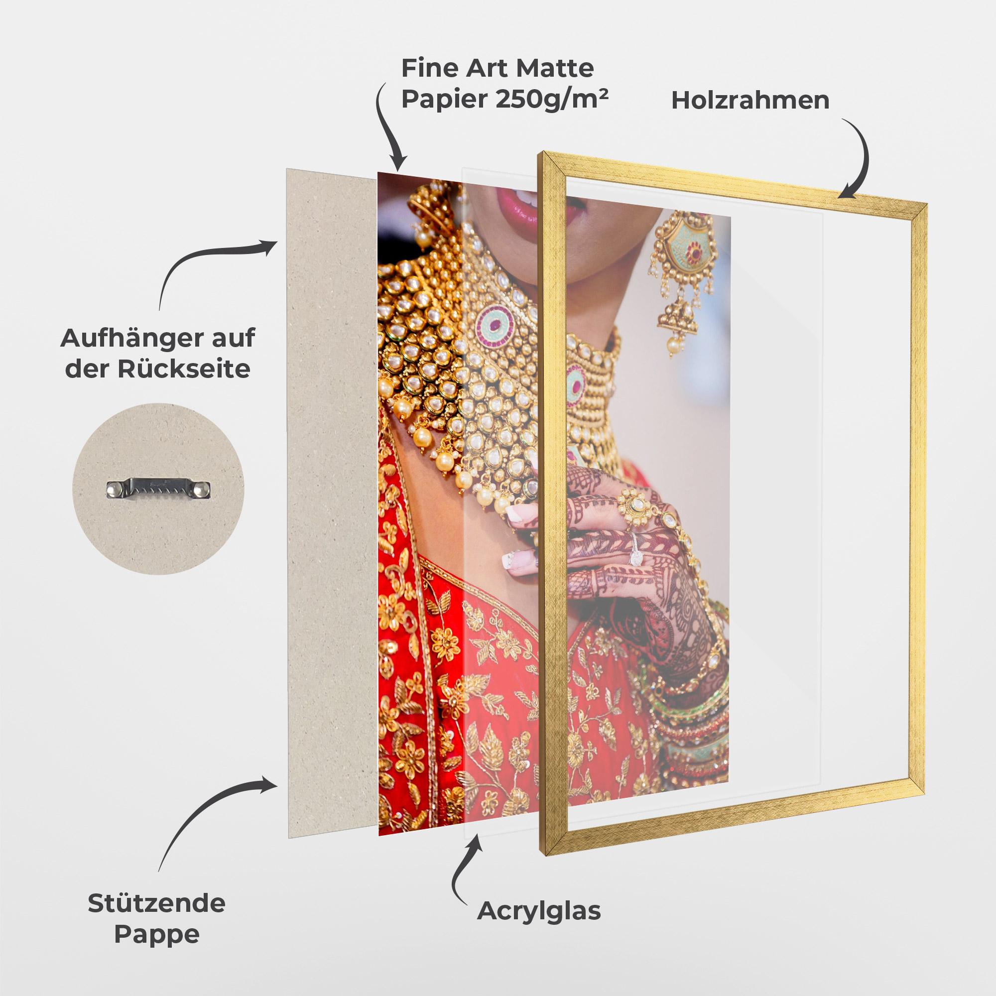 Gerahmte Poster Gold Beautiful Jewelry mockup 1