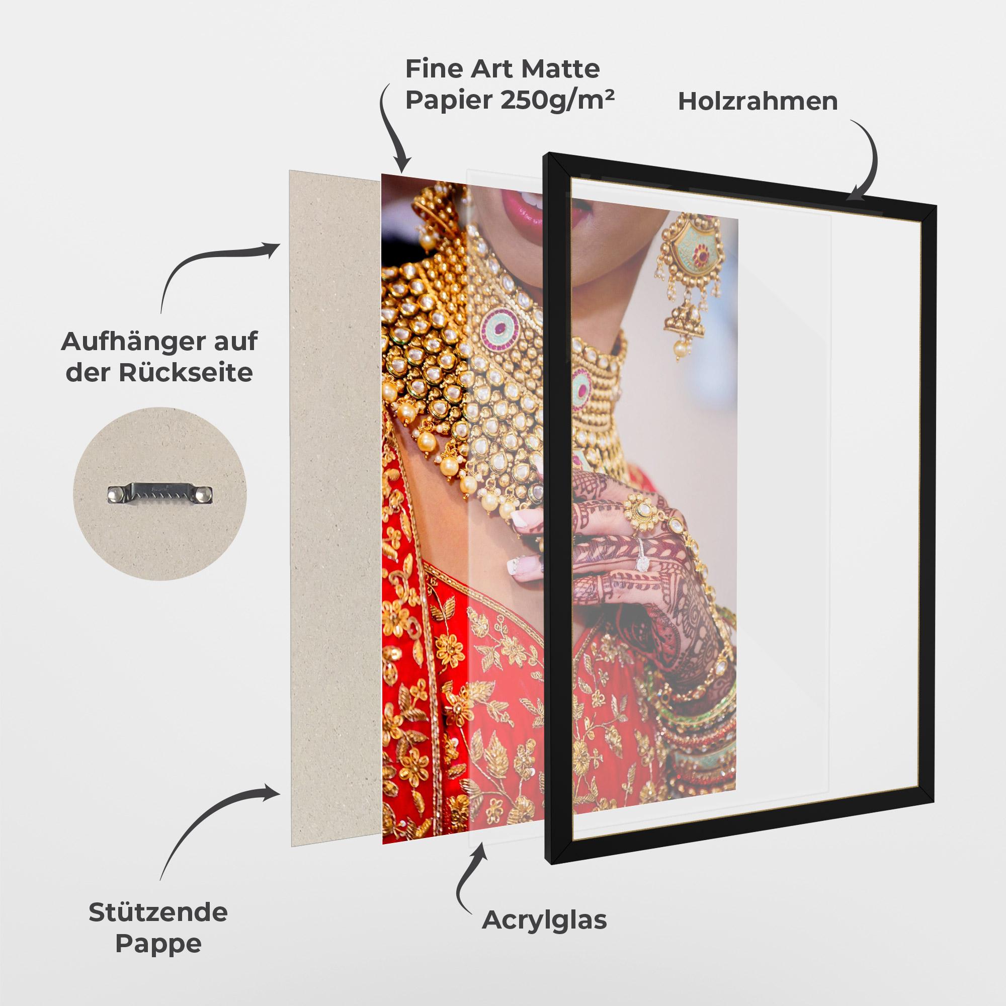 Gerahmte Poster Gold Beautiful Jewelry mockup 1