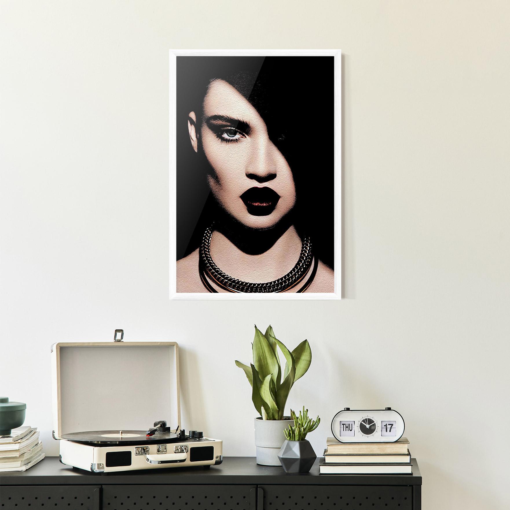 Gerahmte Poster Gold Necklace mockup 2