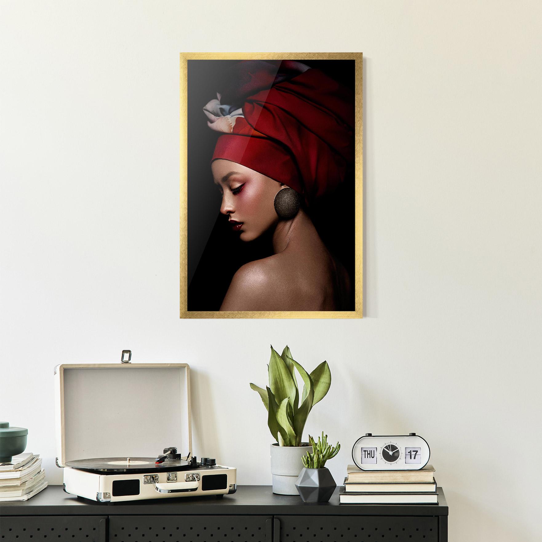 Gerahmte Poster Big Circle Earring mockup 2