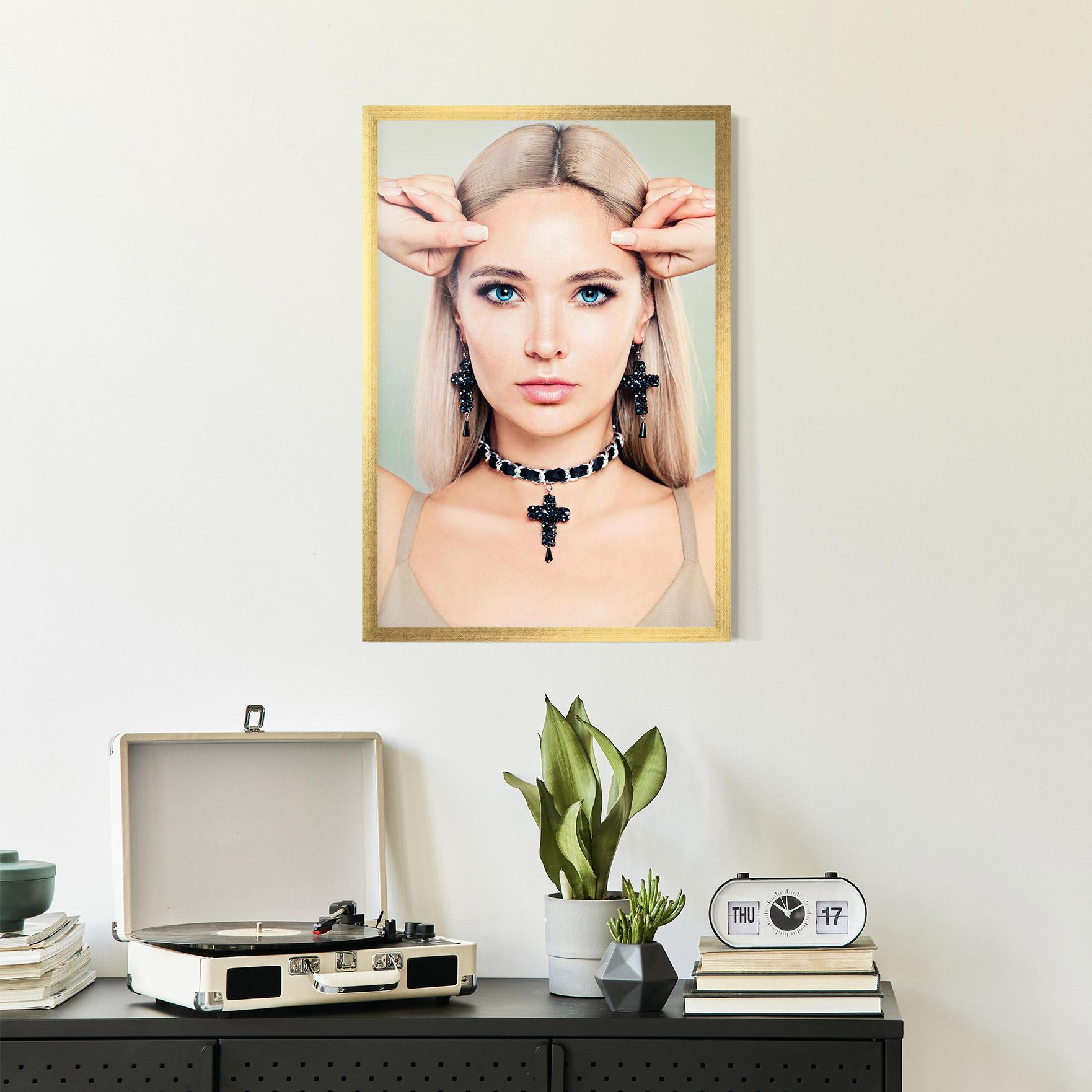 Gerahmte Poster Matchy Earrings Necklaces mockup 2