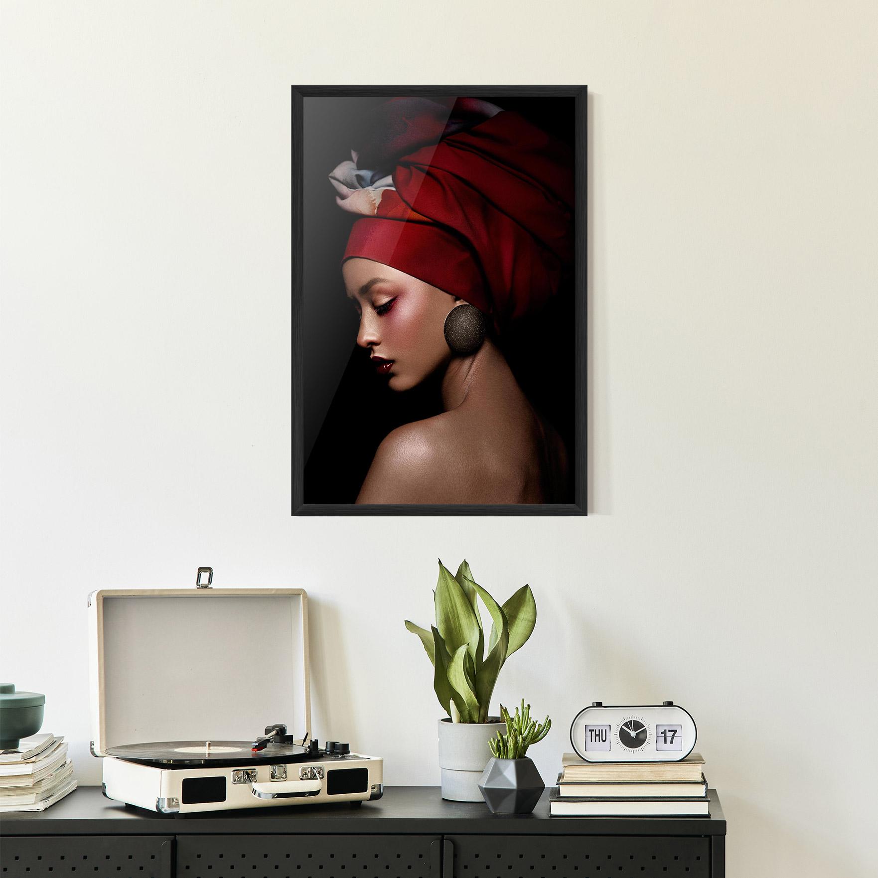 Gerahmte Poster Big Circle Earring mockup 2