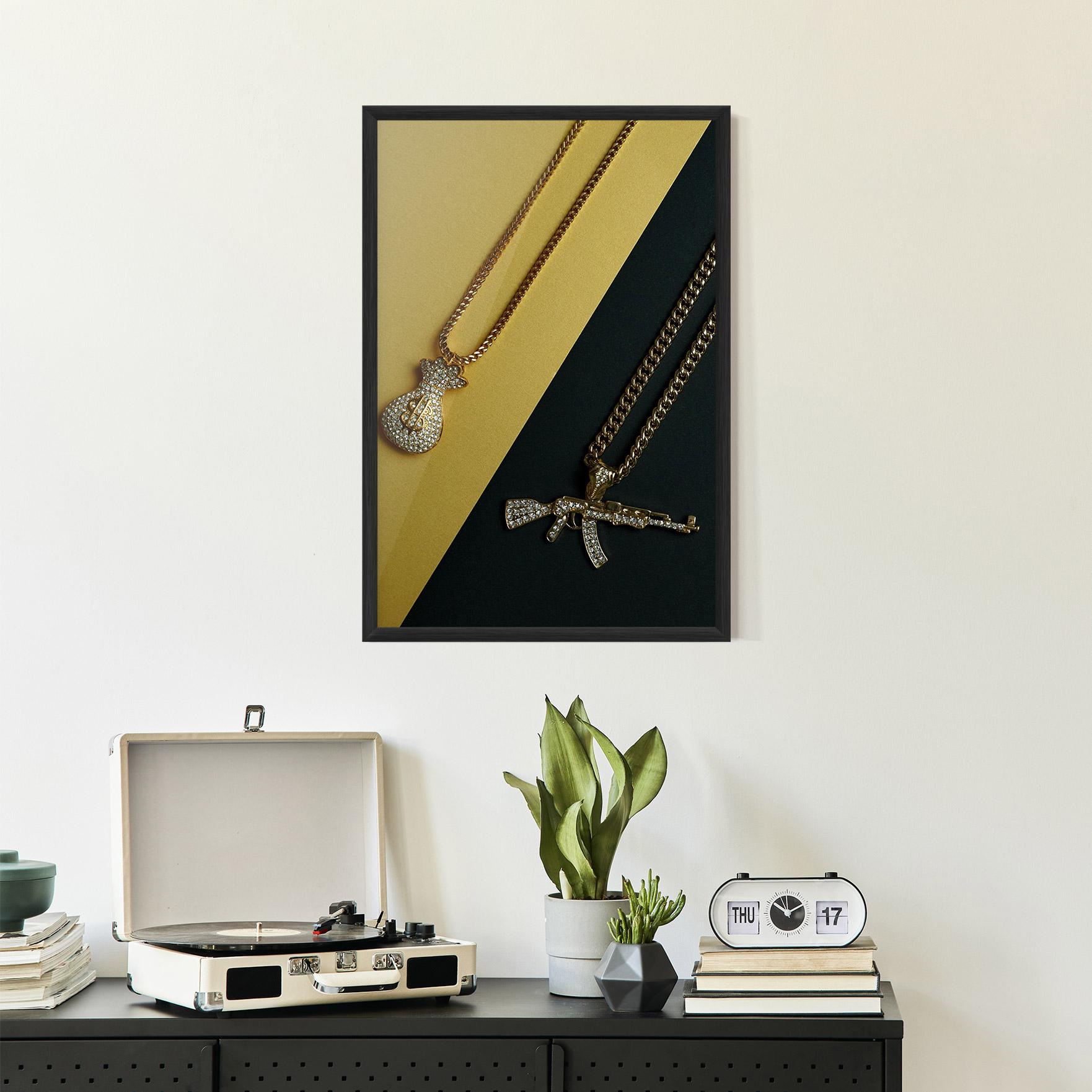 Gerahmte Poster Gun Neckace mockup 2