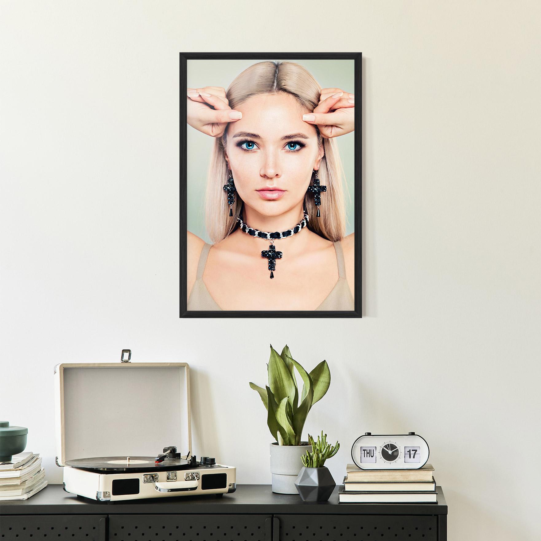 Gerahmte Poster Matchy Earrings Necklaces mockup 2