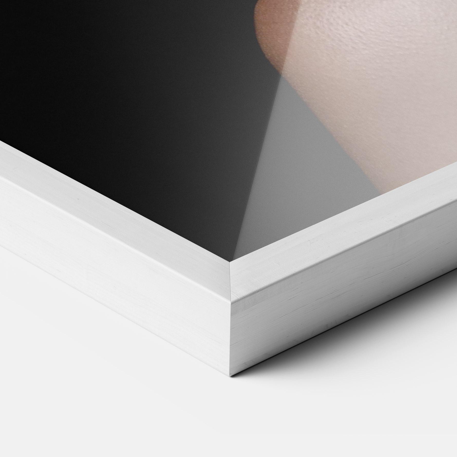 Gerahmte Poster Big Circle Earring mockup 3