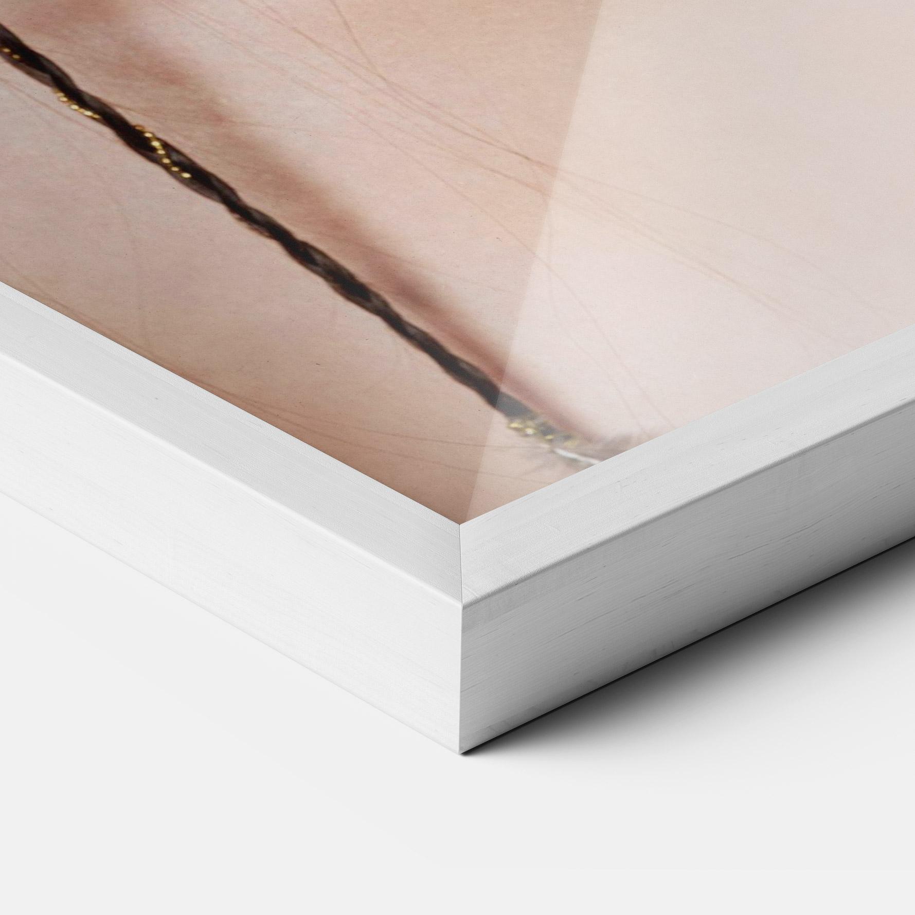 Gerahmte Poster Gold Hand Accessory mockup 3