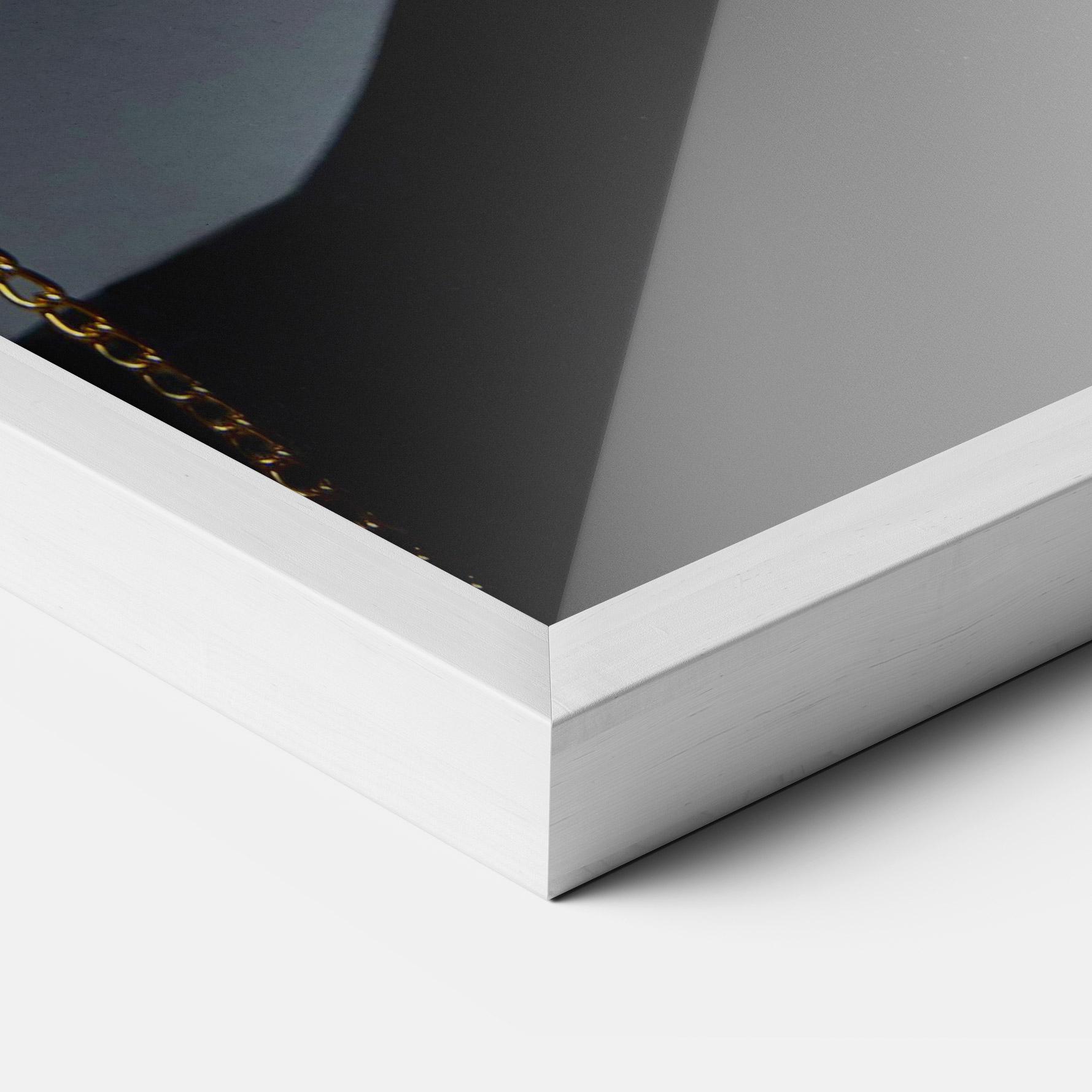 Gerahmte Poster Pretty Gold Chain mockup 3