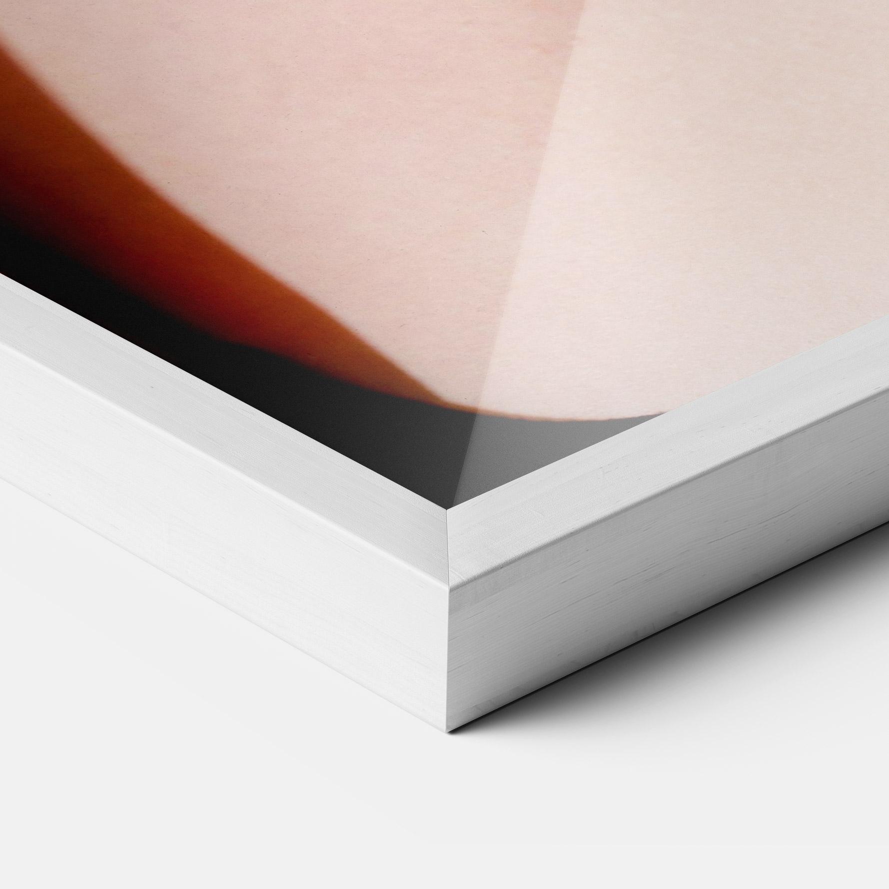 Gerahmte Poster S Gold Necklace mockup 3