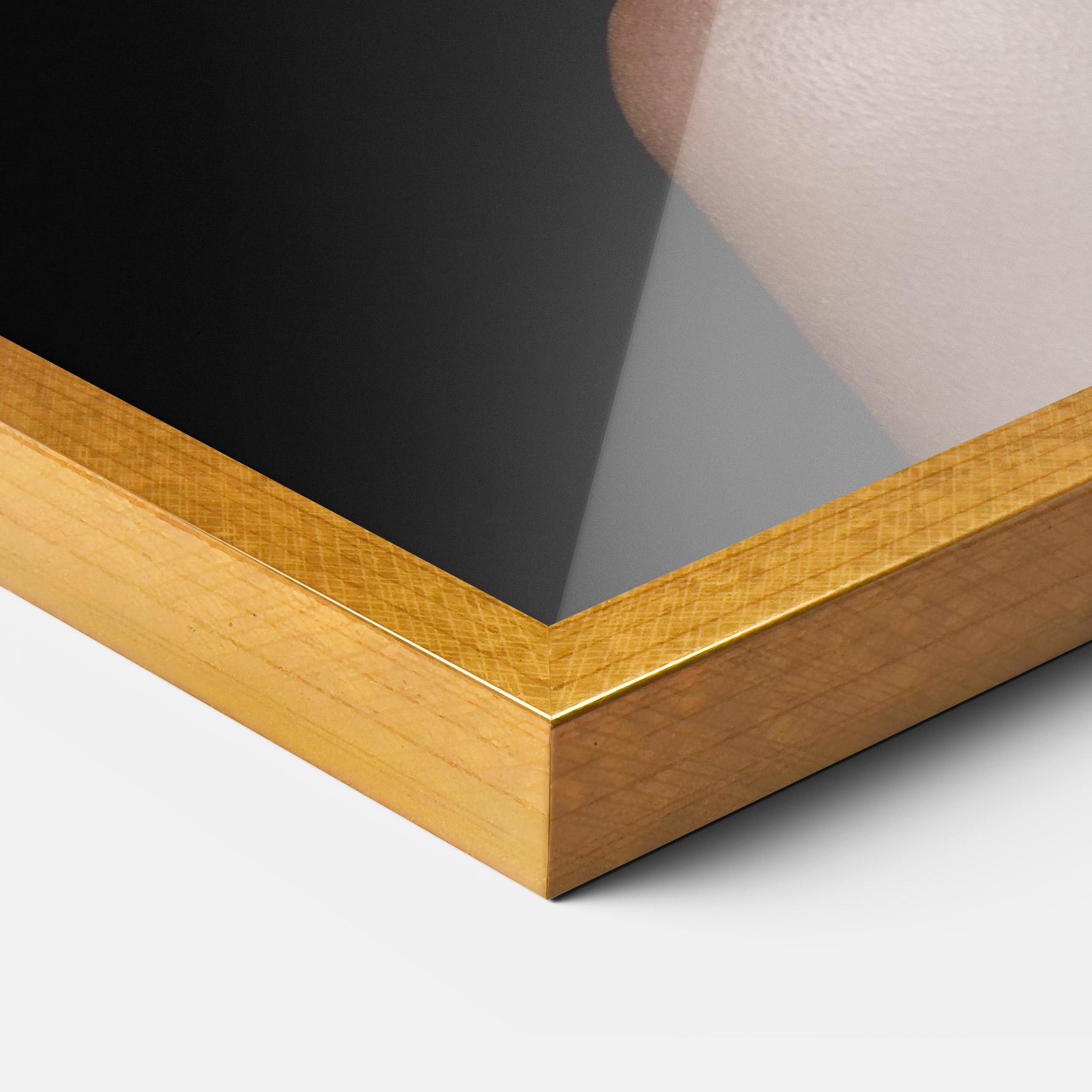 Gerahmte Poster Big Circle Earring mockup 3