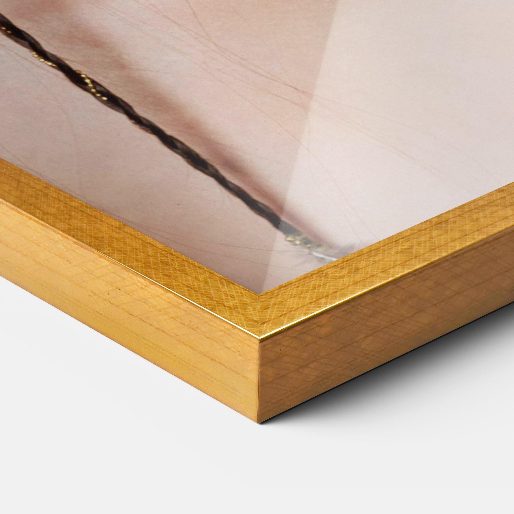 Gerahmte Poster Gold Hand Accessory mockup 3