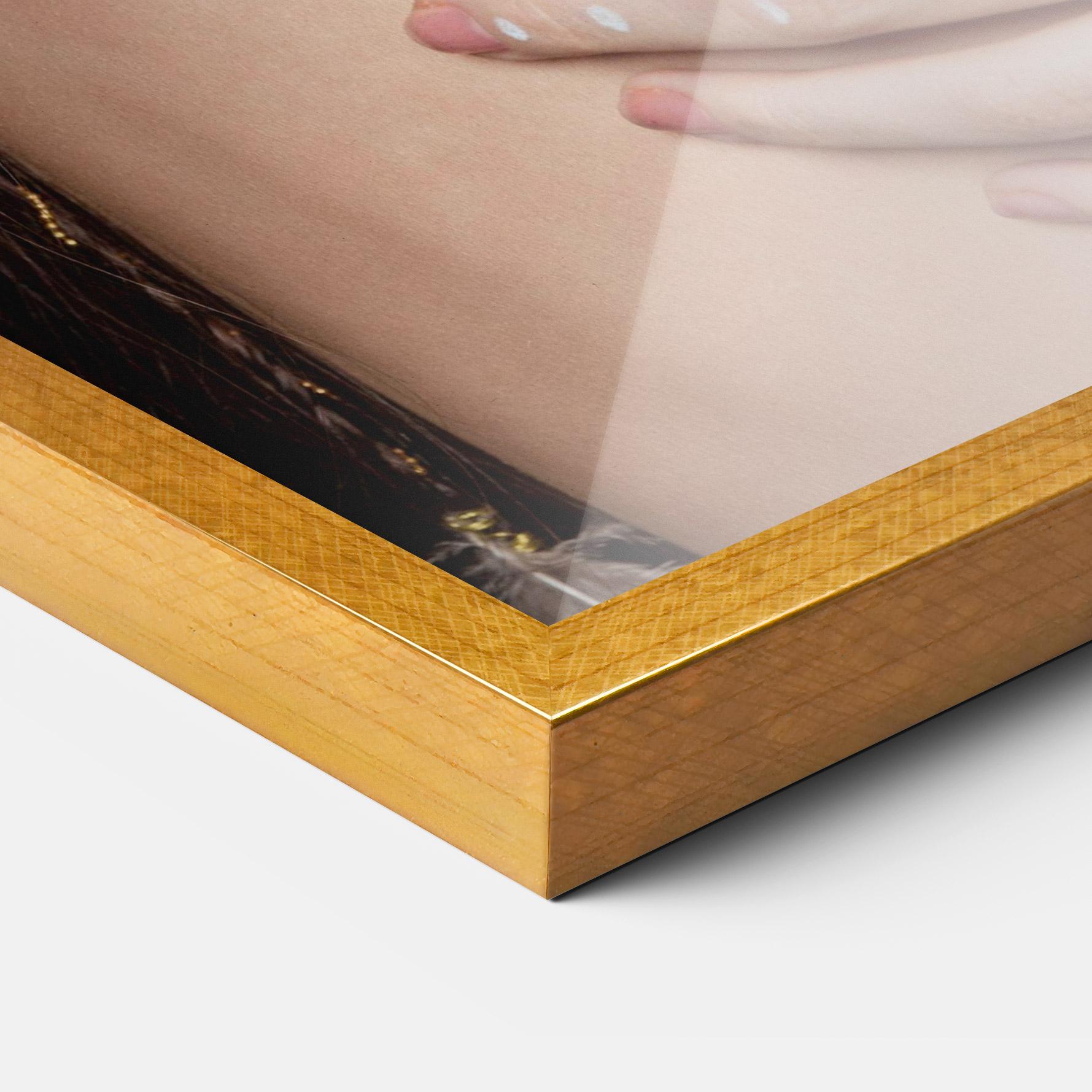 Gerahmte Poster Gold Triangle Earring mockup 3