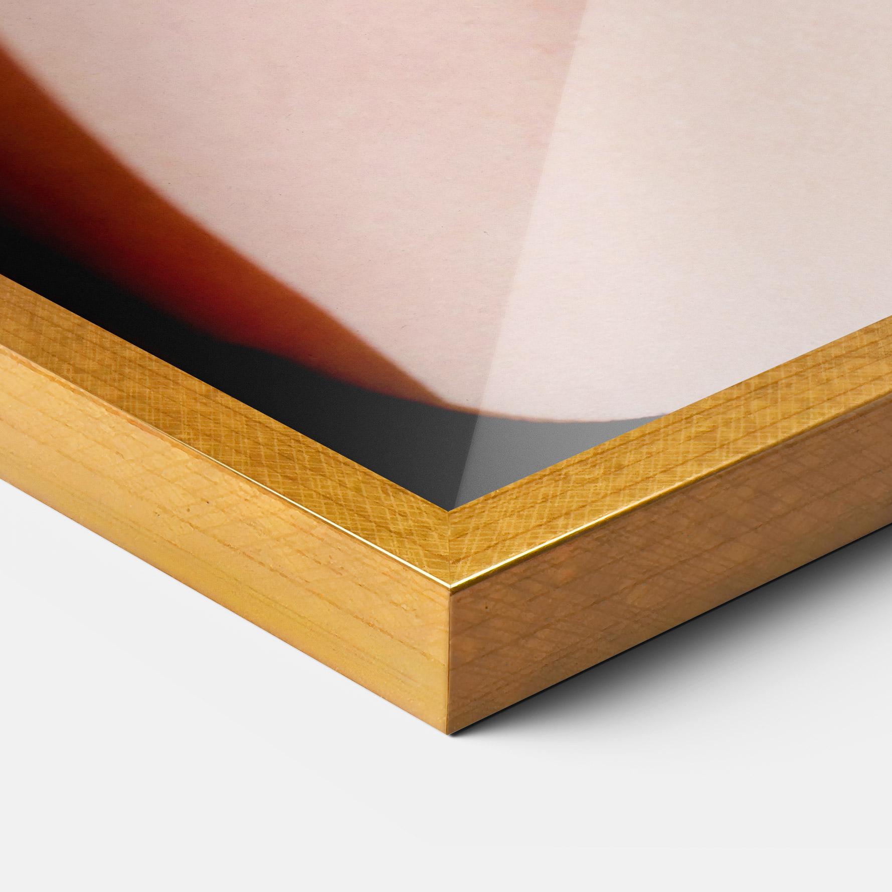 Gerahmte Poster S Gold Necklace mockup 3