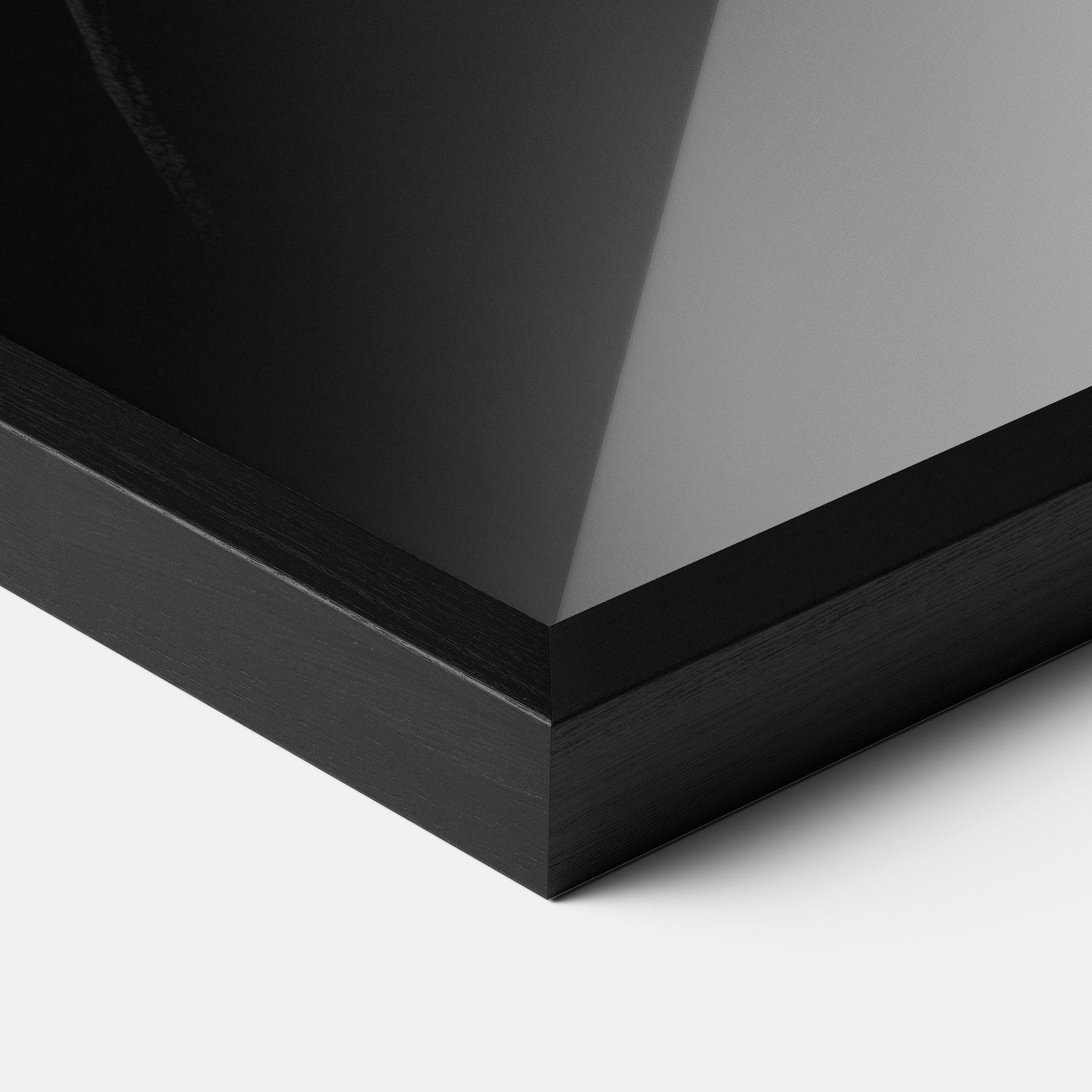 Gerahmte Poster Beauty Gold Accessory mockup 3