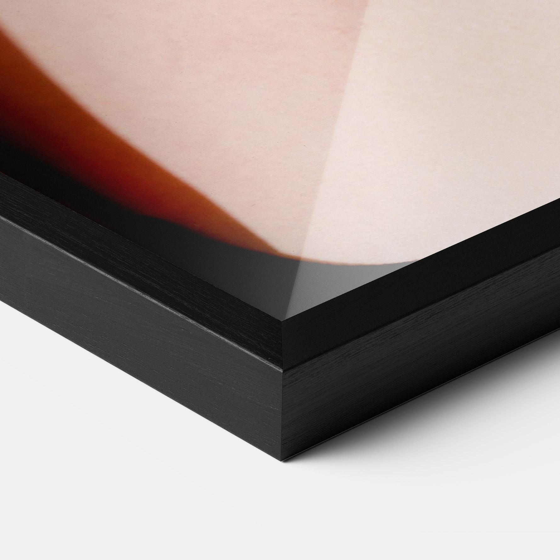 Gerahmte Poster S Gold Necklace mockup 3