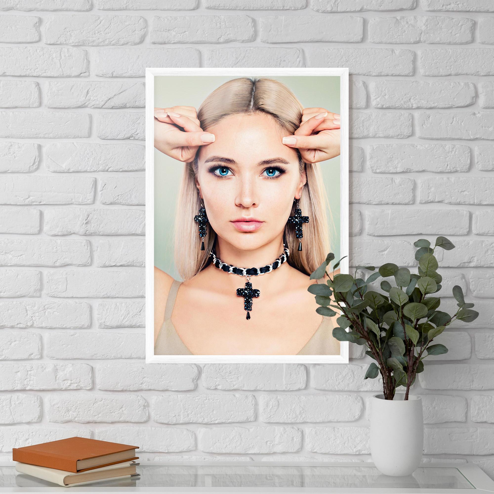 Gerahmte Poster Matchy Earrings Necklaces mockup 5