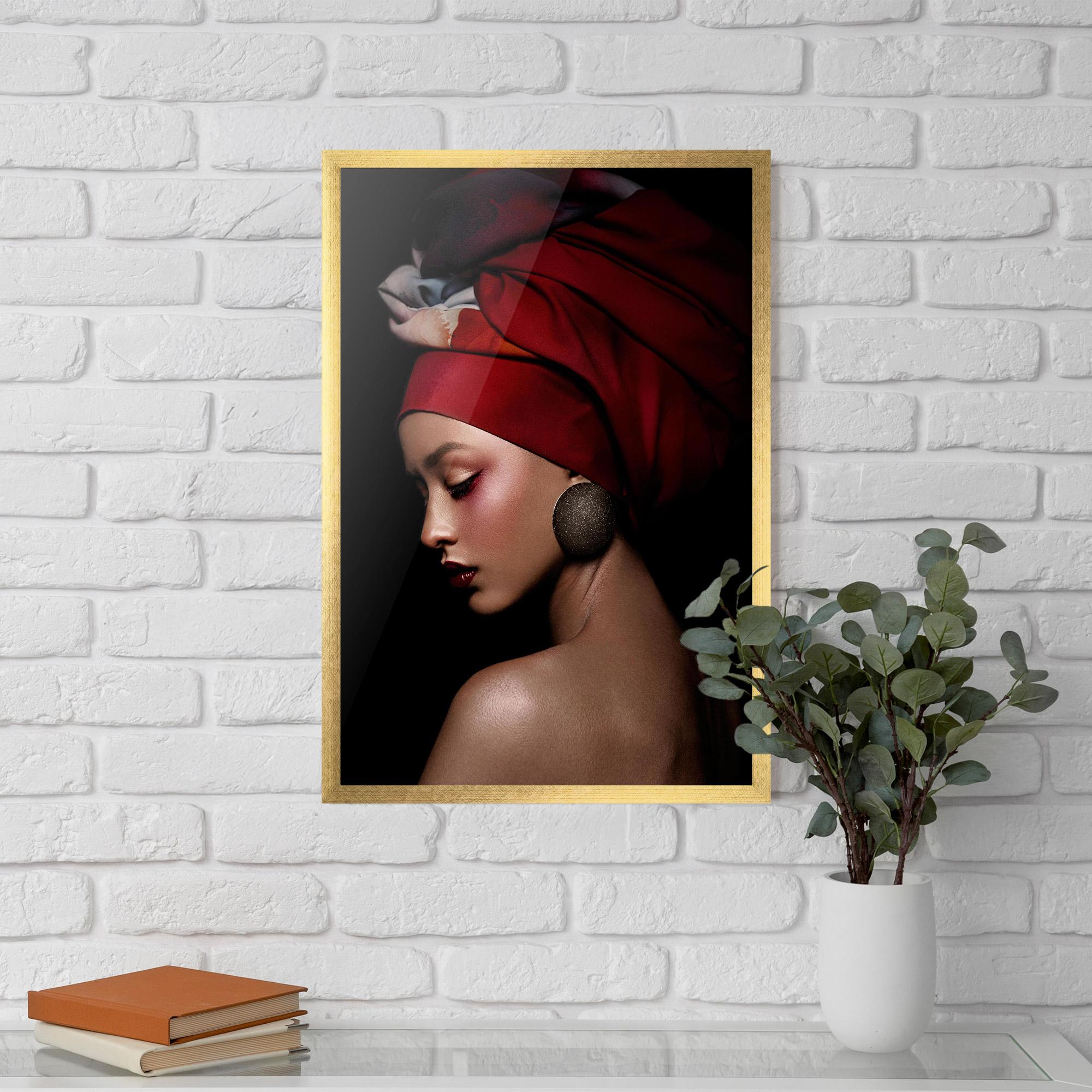 Gerahmte Poster Big Circle Earring mockup 5