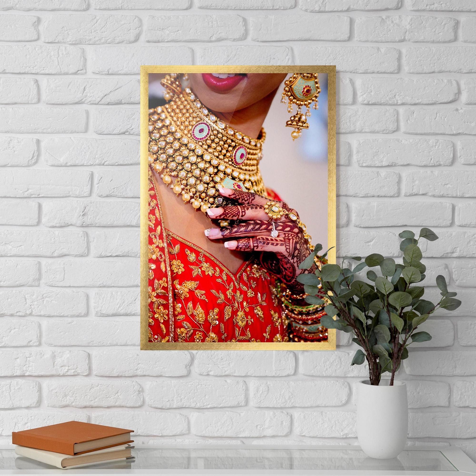 Gerahmte Poster Gold Beautiful Jewelry mockup 5