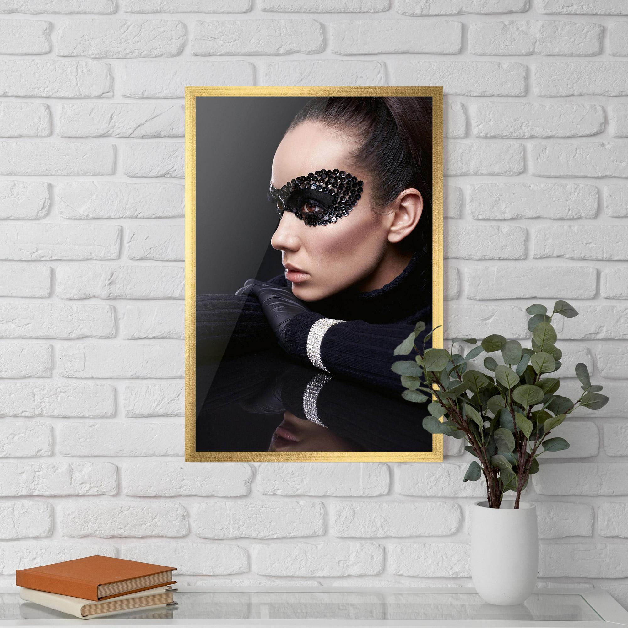 Gerahmte Poster Mirrored Bracelet mockup 5