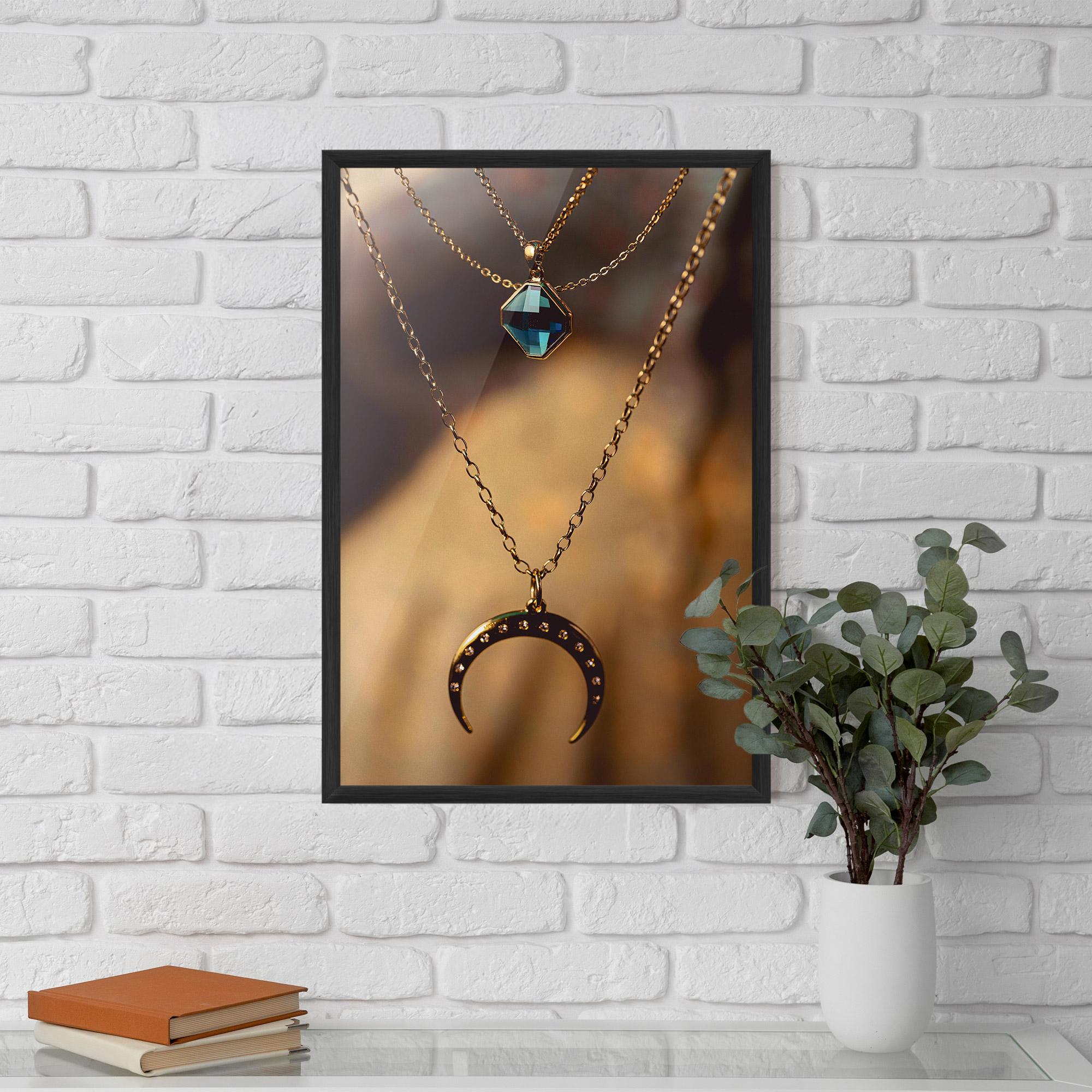 Gerahmte Poster Moon Blue Necklace mockup 5