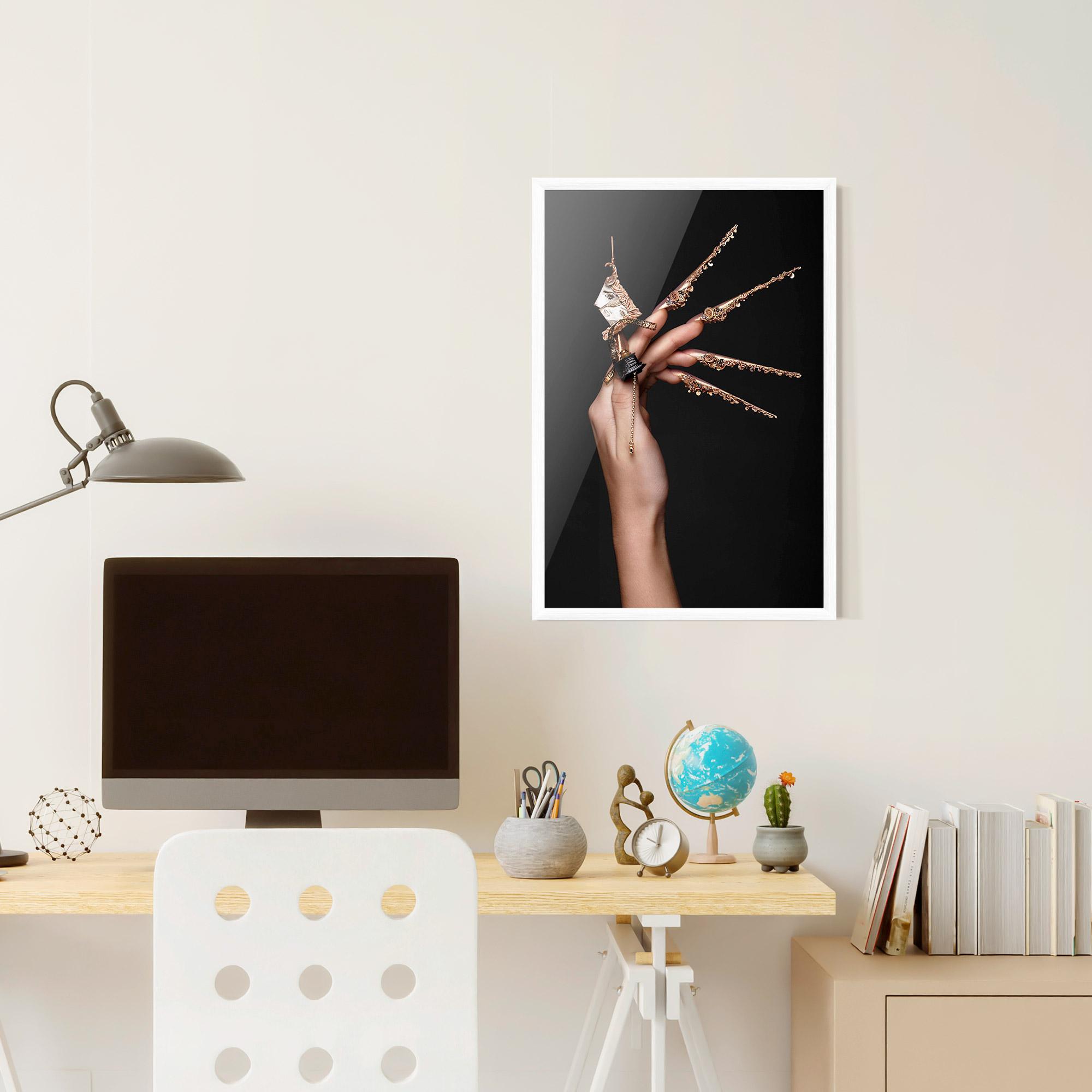 Gerahmte Poster Creative Design Nails mockup 6