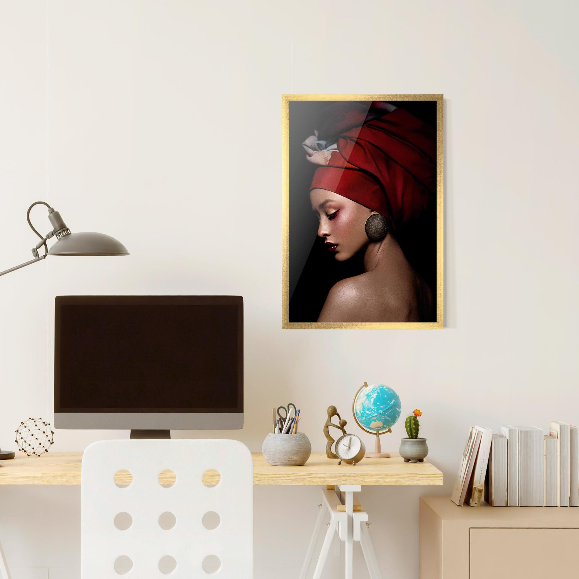 Gerahmte Poster Big Circle Earring mockup 6