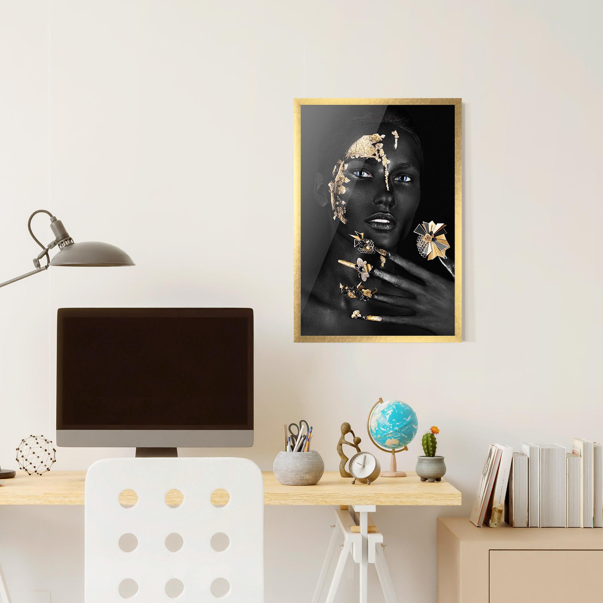 Gerahmte Poster Black Art Makeup mockup 6