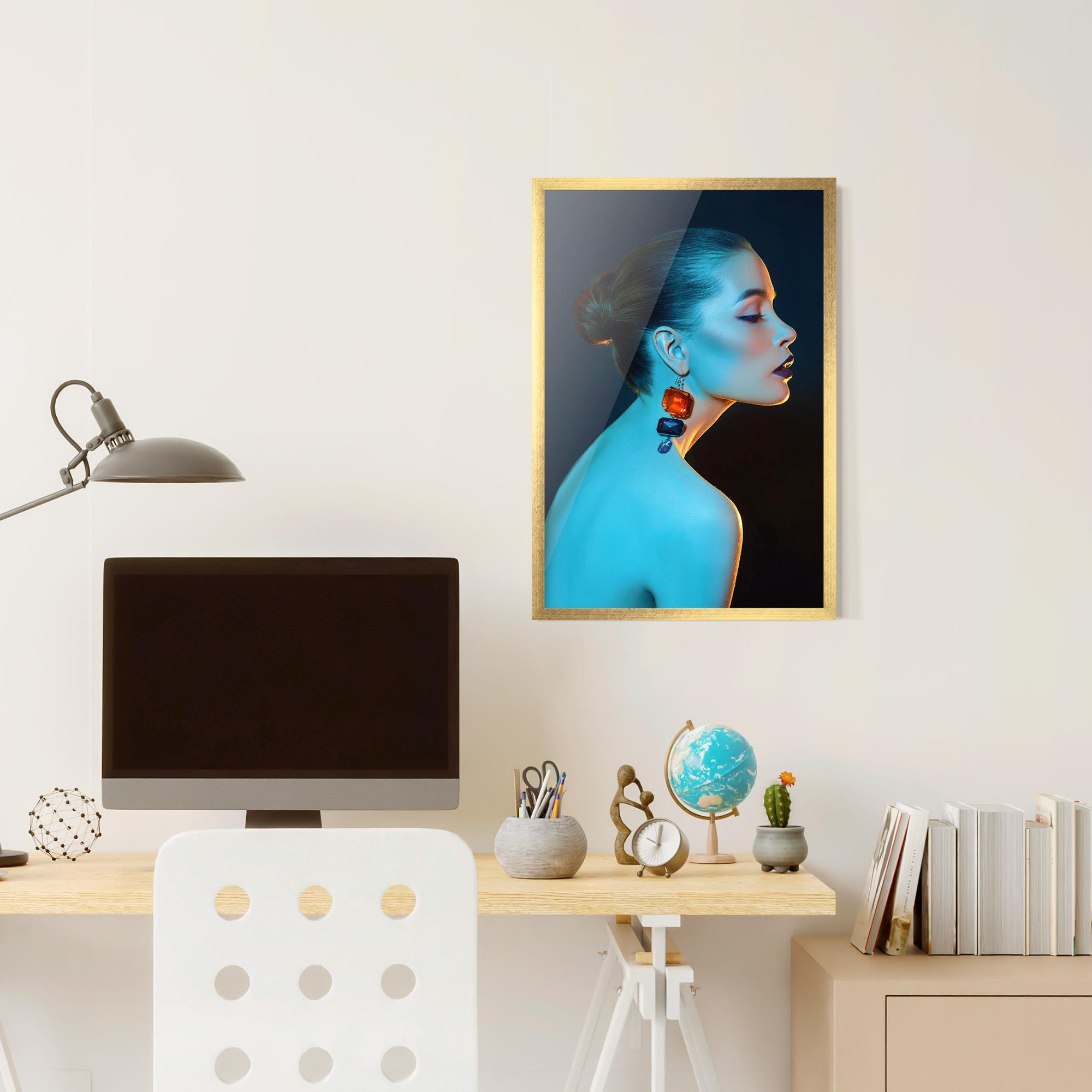 Gerahmte Poster Blue Light Earring mockup 6