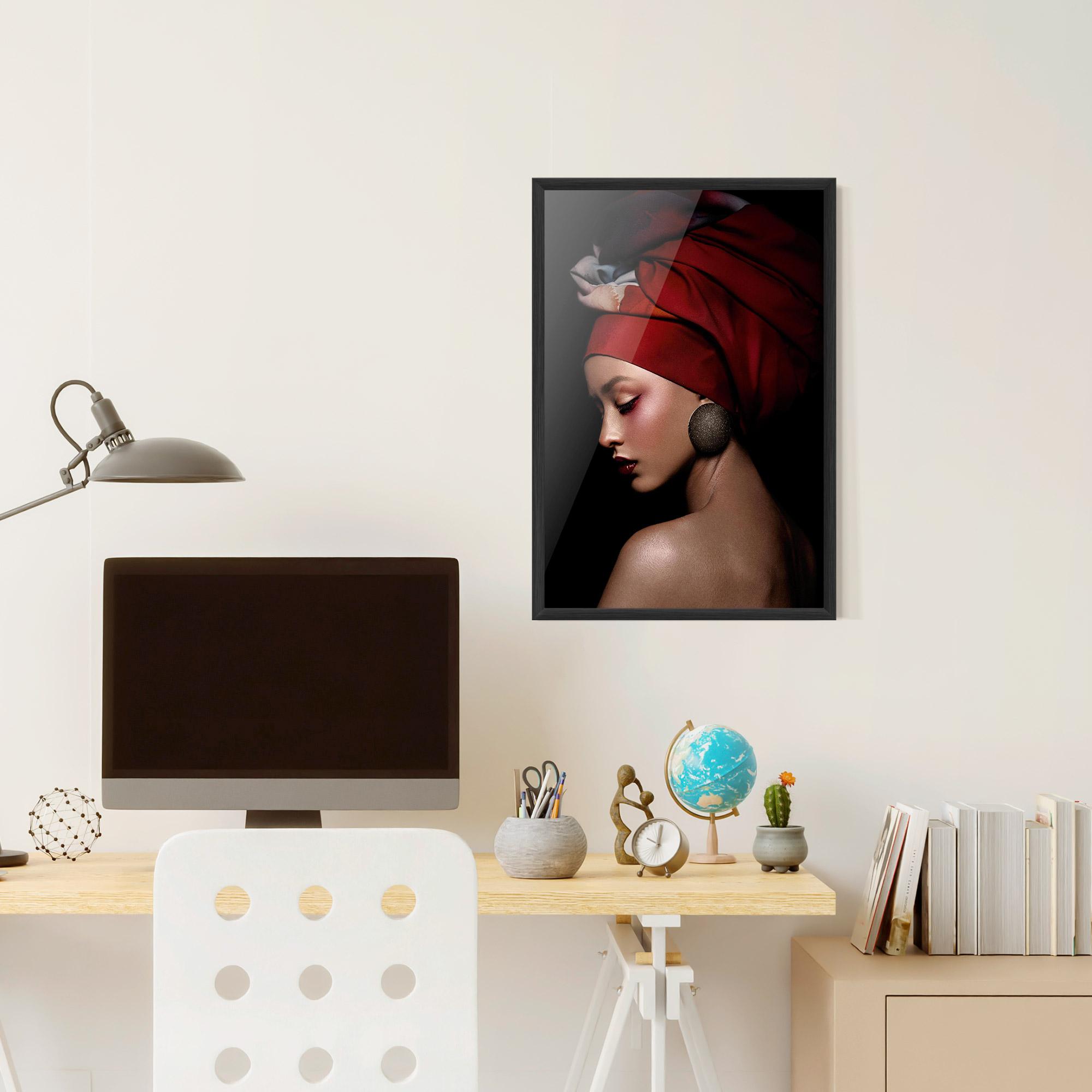 Gerahmte Poster Big Circle Earring mockup 6