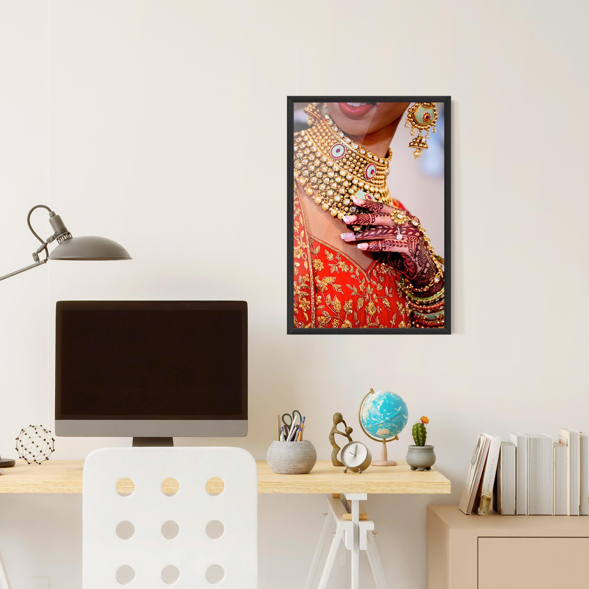 Gerahmte Poster Gold Beautiful Jewelry mockup 6