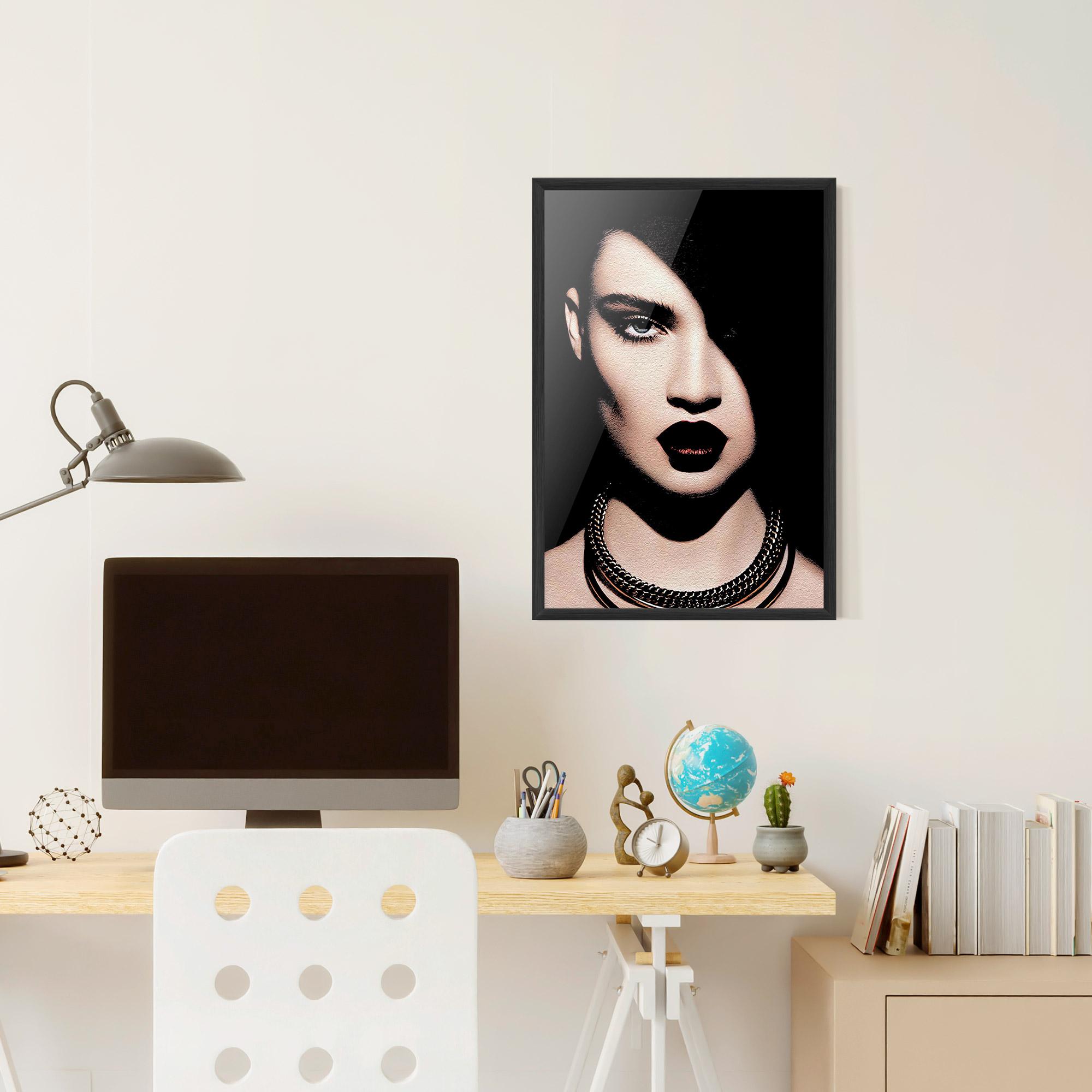 Gerahmte Poster Gold Necklace mockup 6