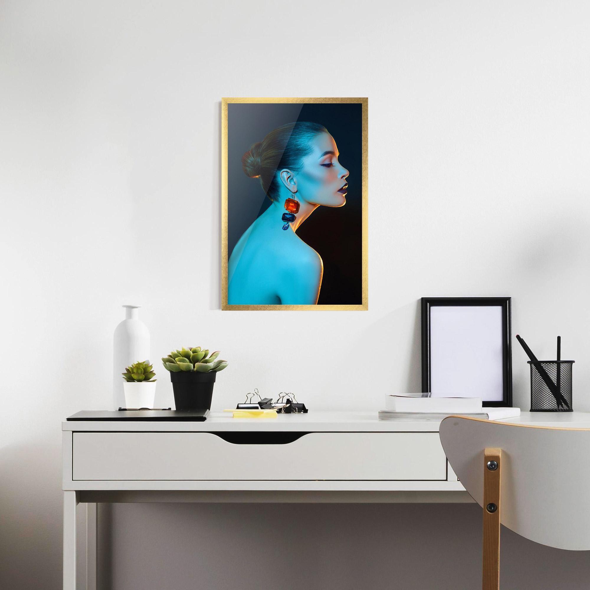 Gerahmte Poster Blue Light Earring mockup 7