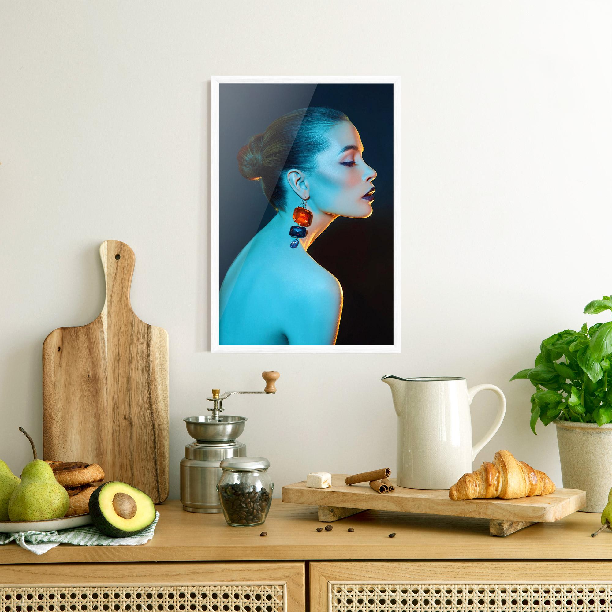 Gerahmte Poster Blue Light Earring mockup 8