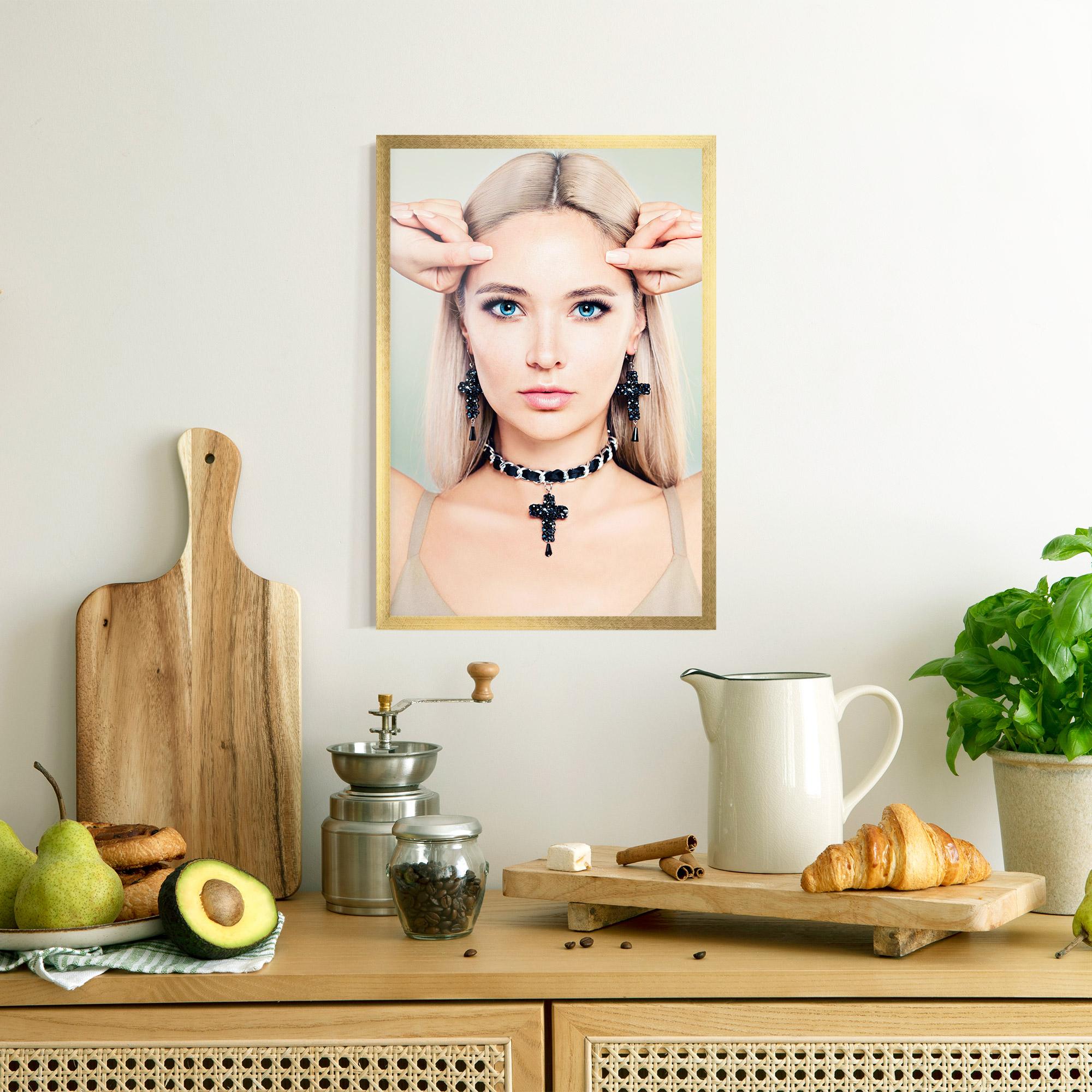 Gerahmte Poster Matchy Earrings Necklaces mockup 8