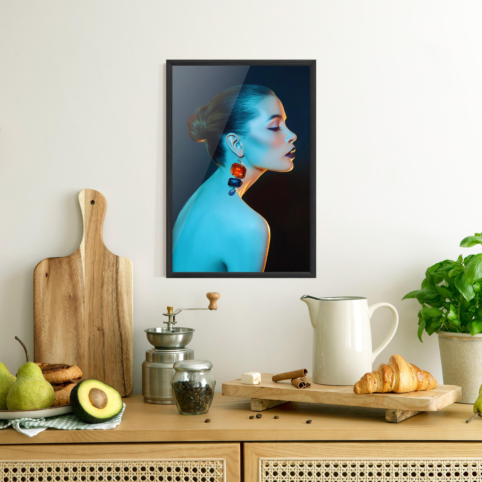 Gerahmte Poster Blue Light Earring mockup 8