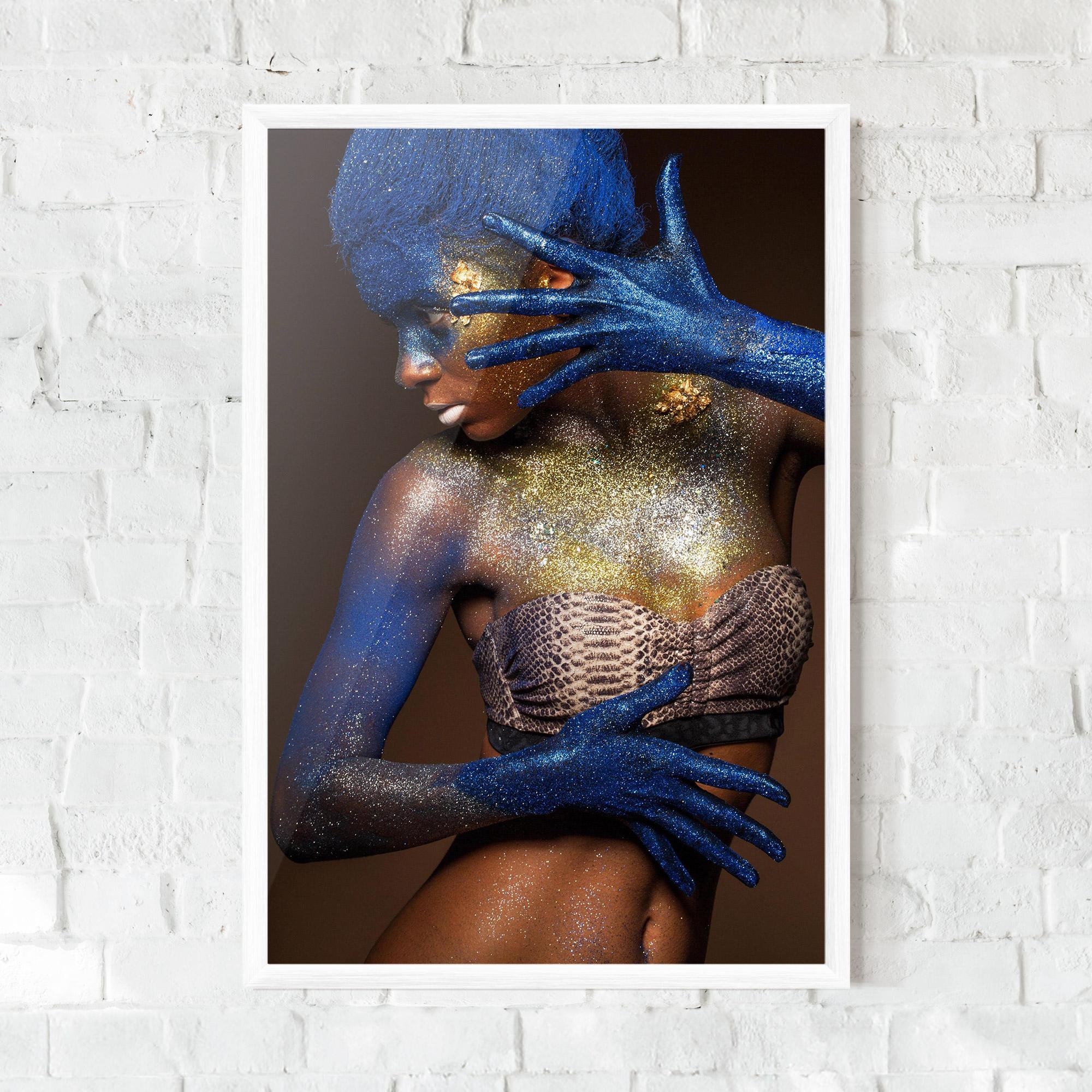 Gerahmte Poster Blue Hair Make Up mockup 0