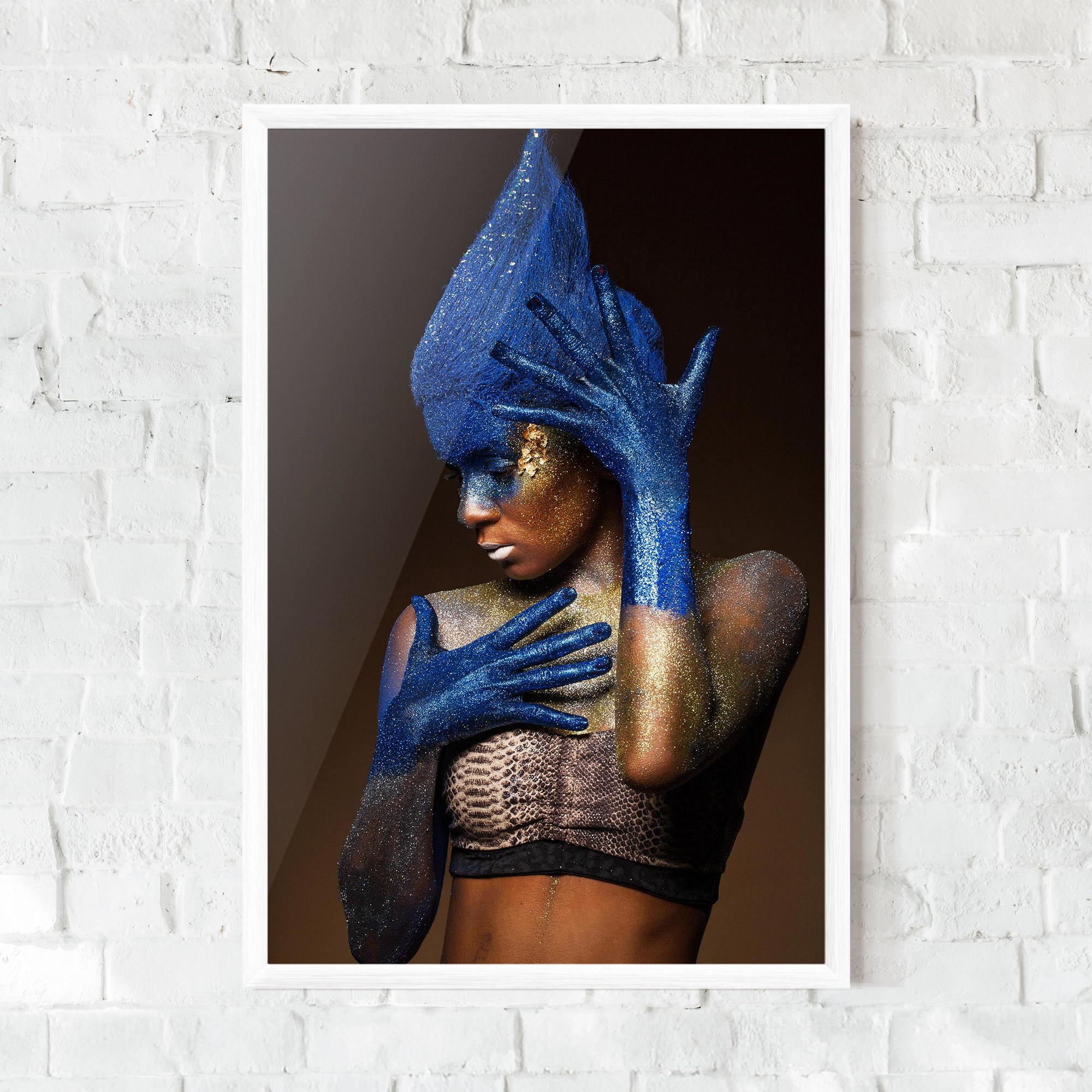 Gerahmte Poster Blue Hands Makeup mockup 0