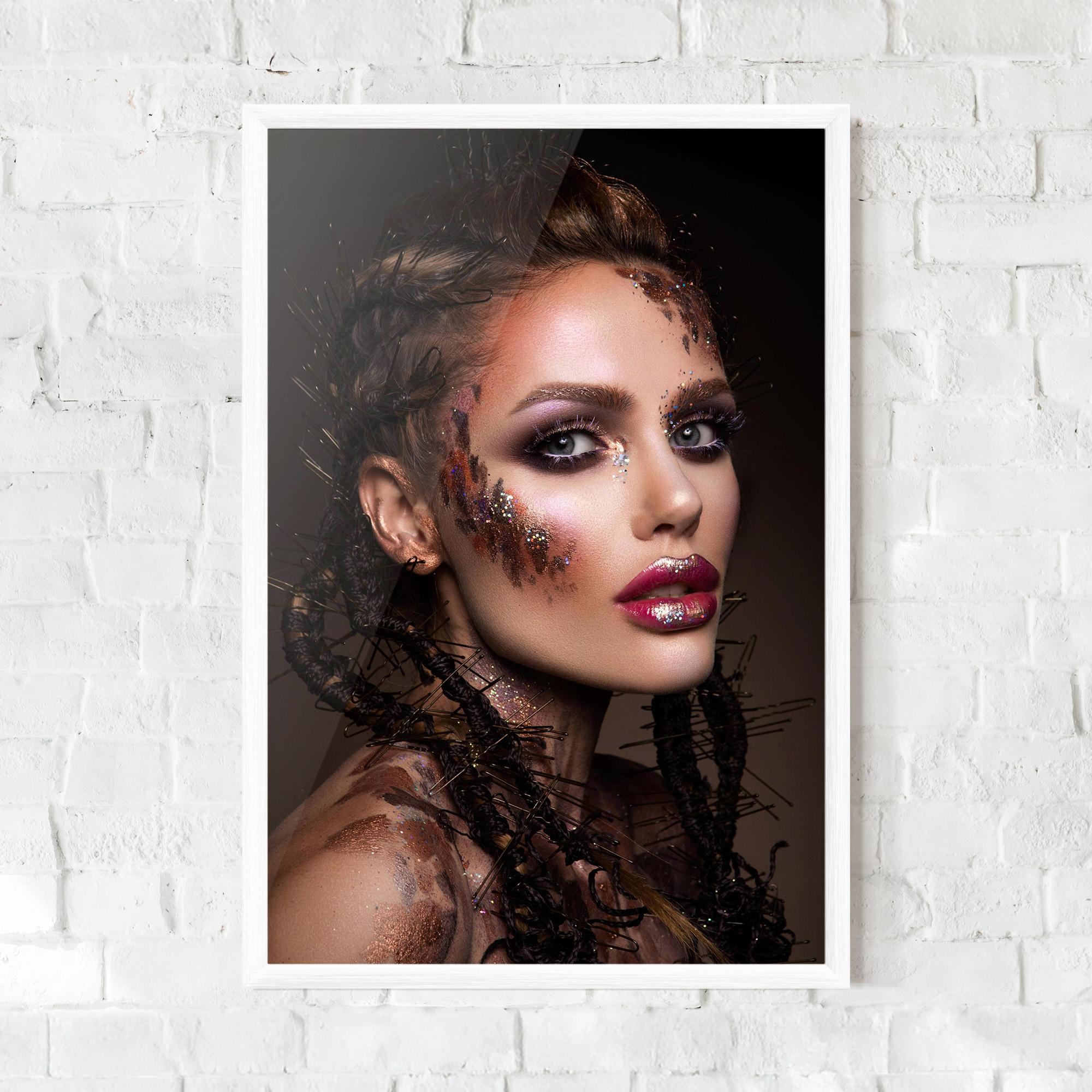 Gerahmte Poster Purple Eyelashes mockup 0